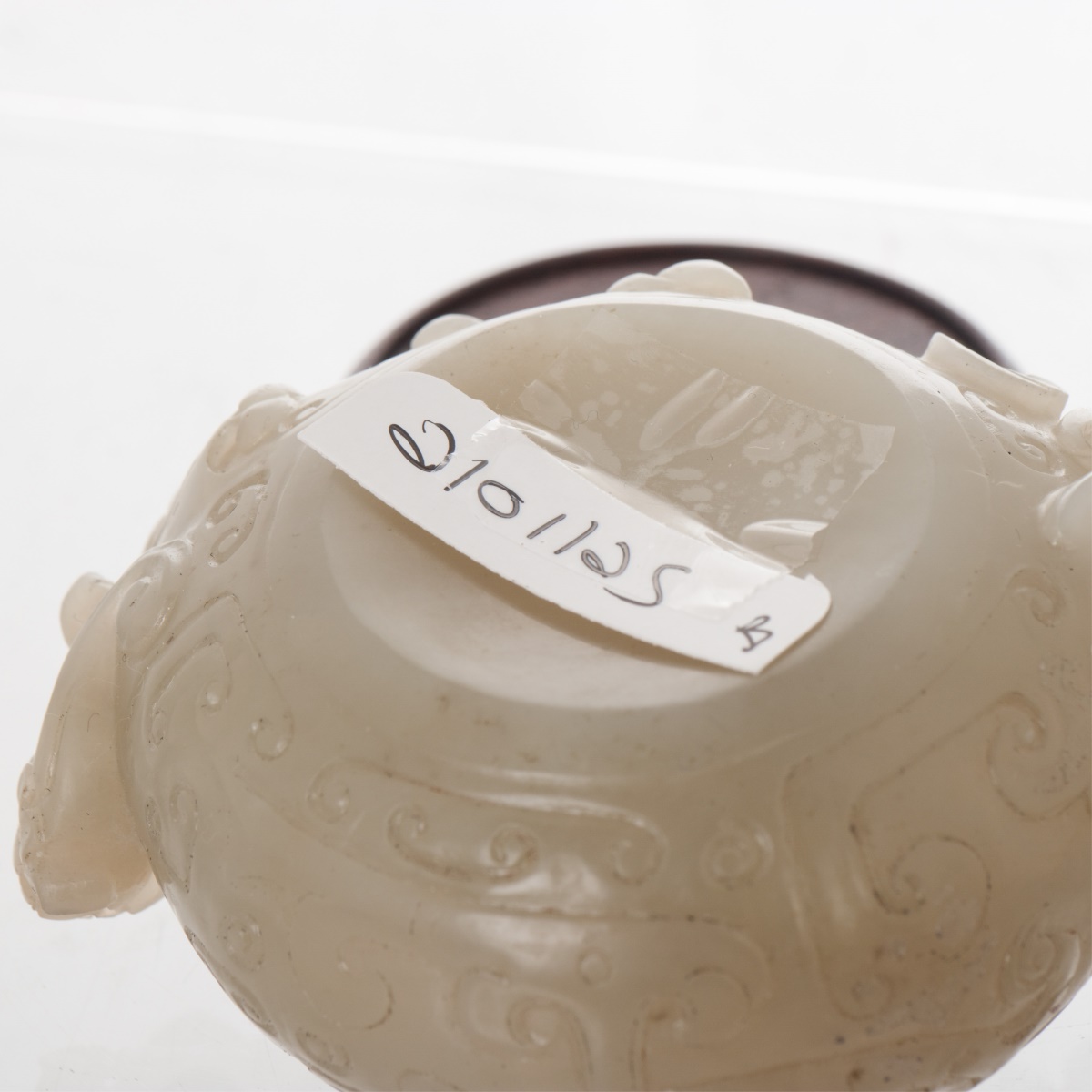 A WHITE JADE INKWELL WITH STAND - Image 7 of 12