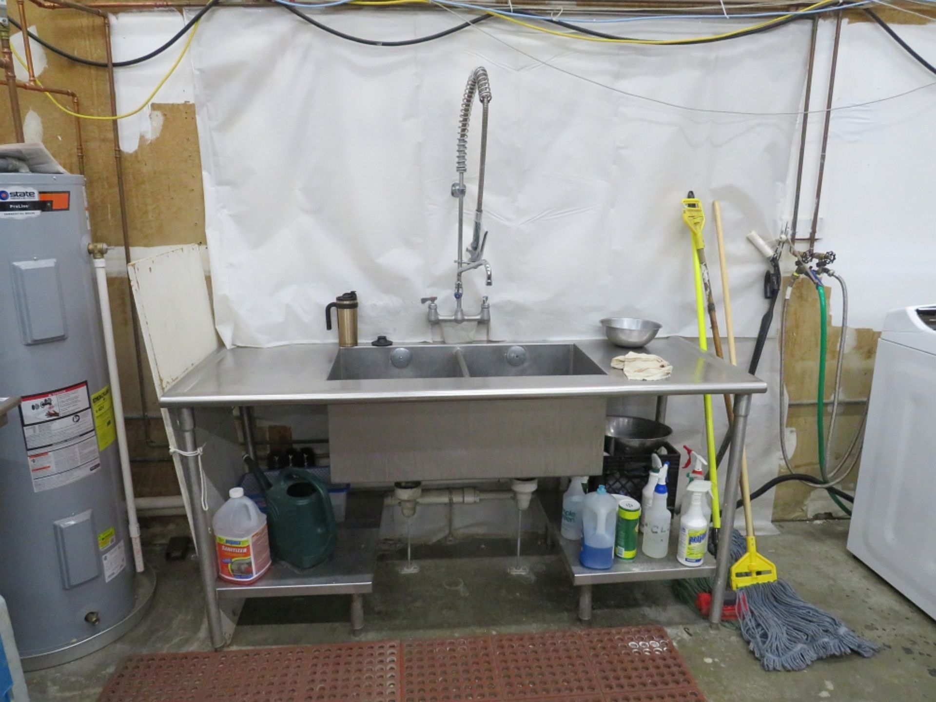 COMMERCIAL STAINLESS STEEL SINK W/ SPRAYER, 5'