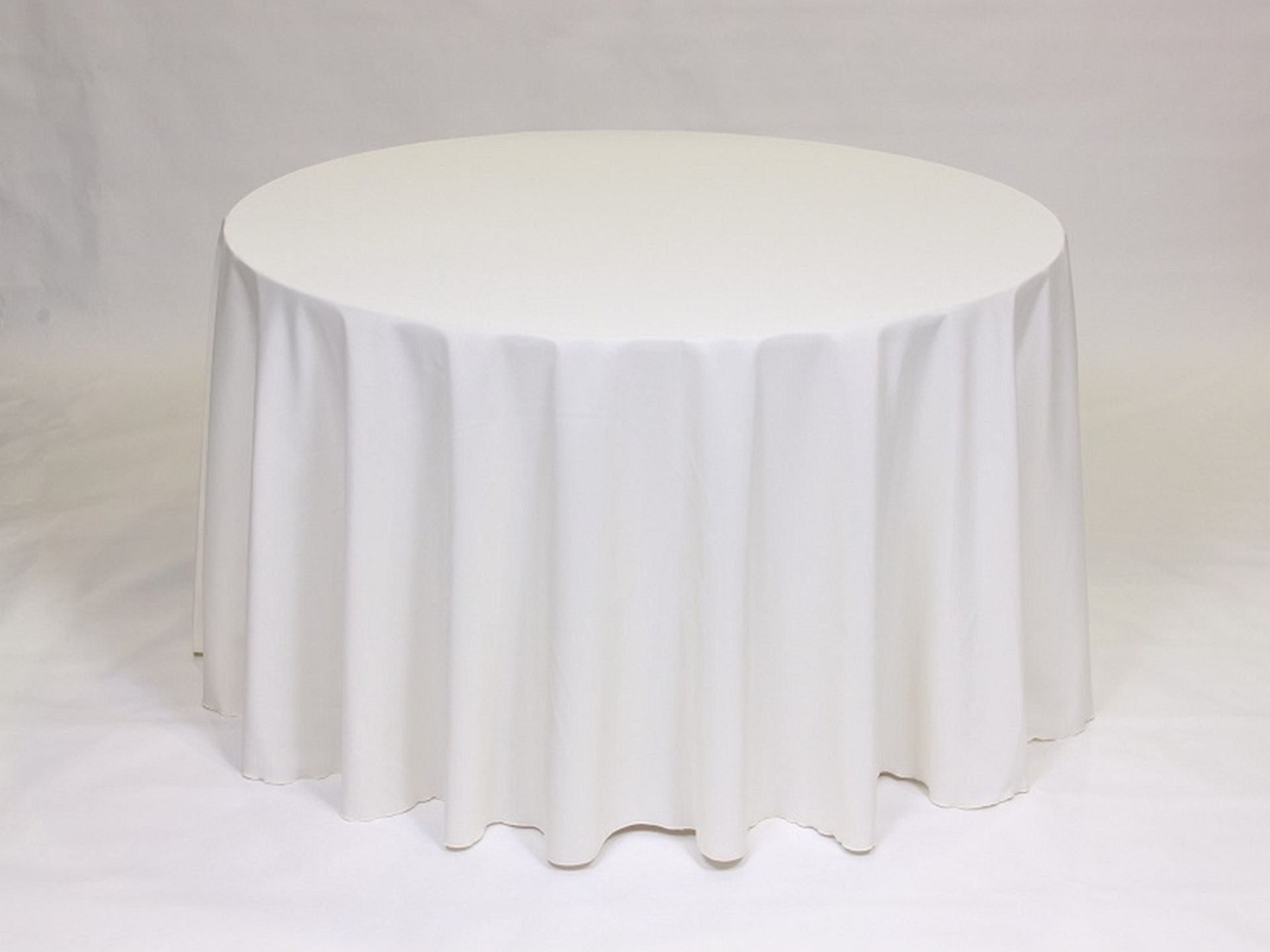 108" RD IVORY-TABLECLOTH