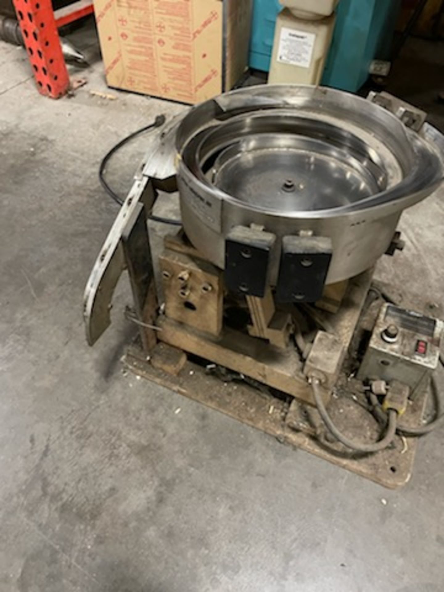 Jerhen Industries Inc. Vibratory Bowl.