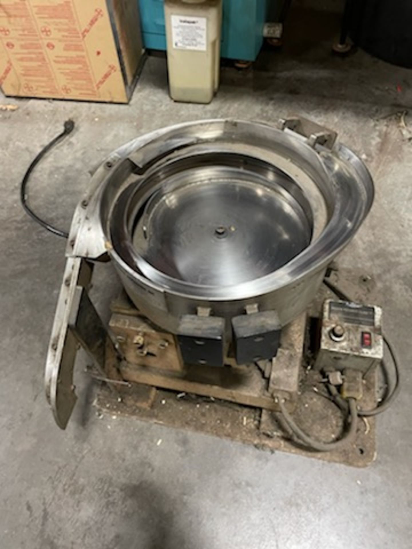 Jerhen Industries Inc. Vibratory Bowl. - Image 3 of 5