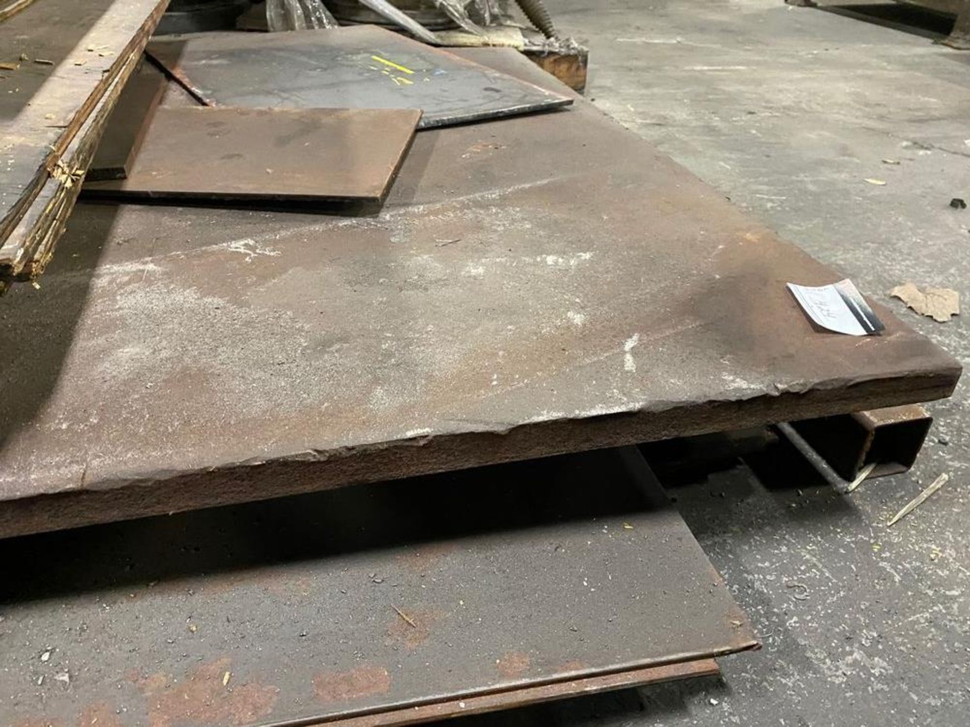 LOT OF ONE PC OF HEAVY STEEL(8 X 4 FT)