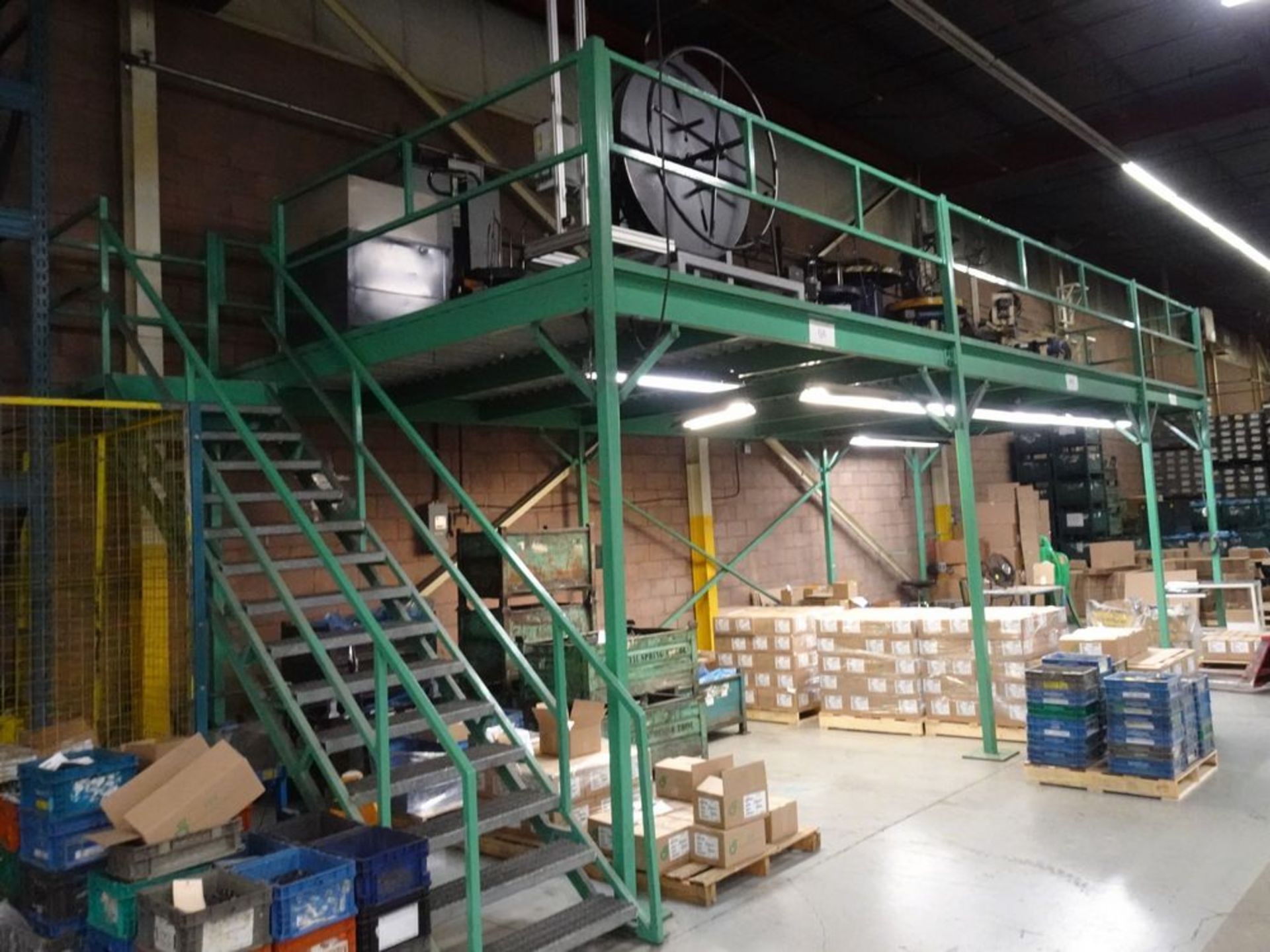 LONG FREE STANDING MEZZANINE (10 X 15 X 36) - Image 4 of 15