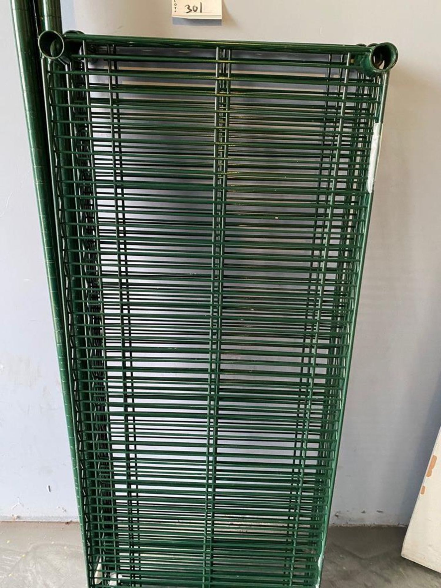 LOT METRO WIRE RACK