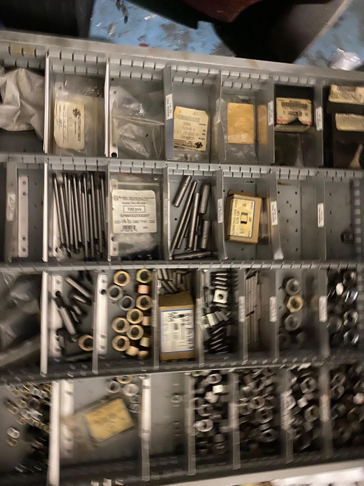 Lot of tool cabinets with contents - Image 8 of 18