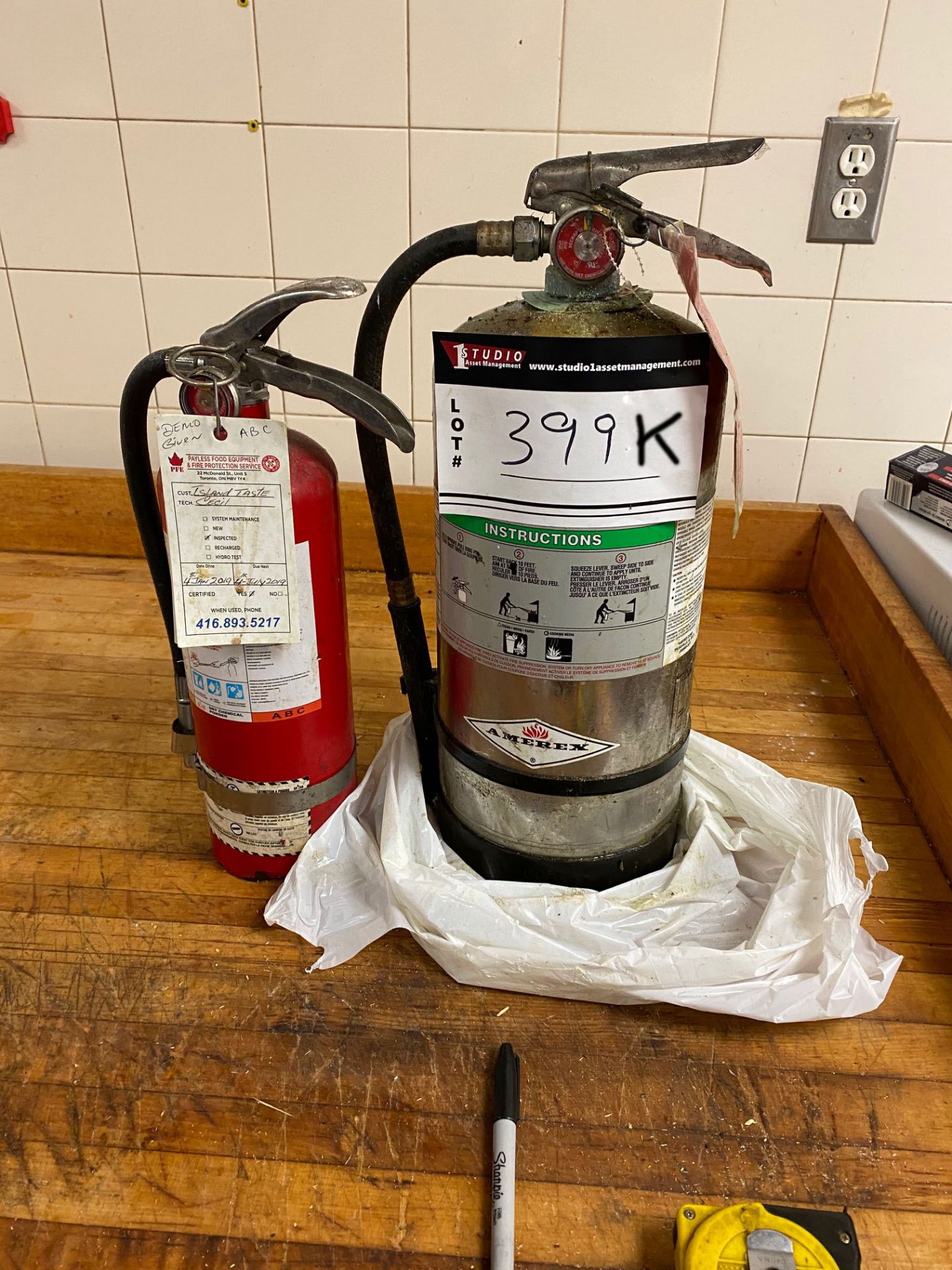 Wet chemical fire extinguisher & regular extinguisher