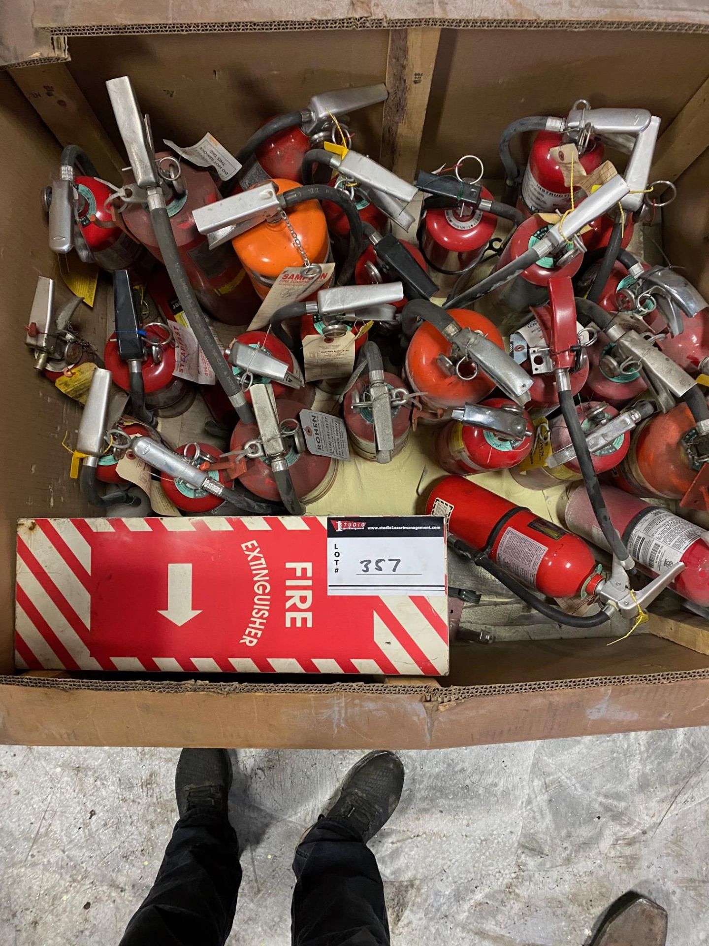 Fire extinguishers - Image 2 of 4