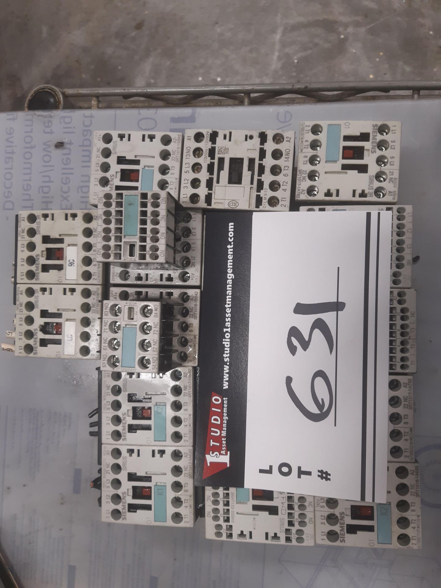 Lot of electrical contactor