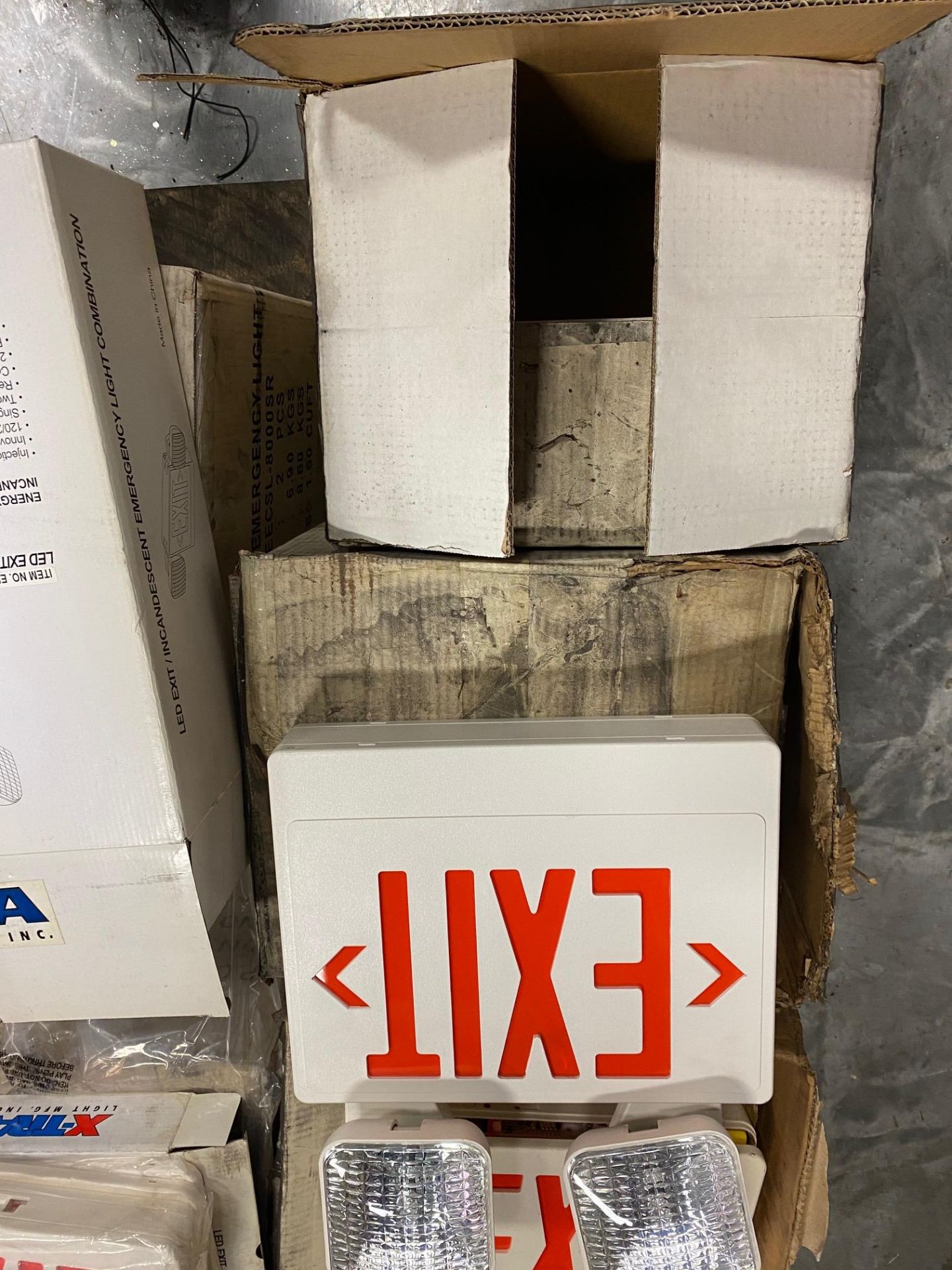 Lot of exit signs - Image 2 of 4