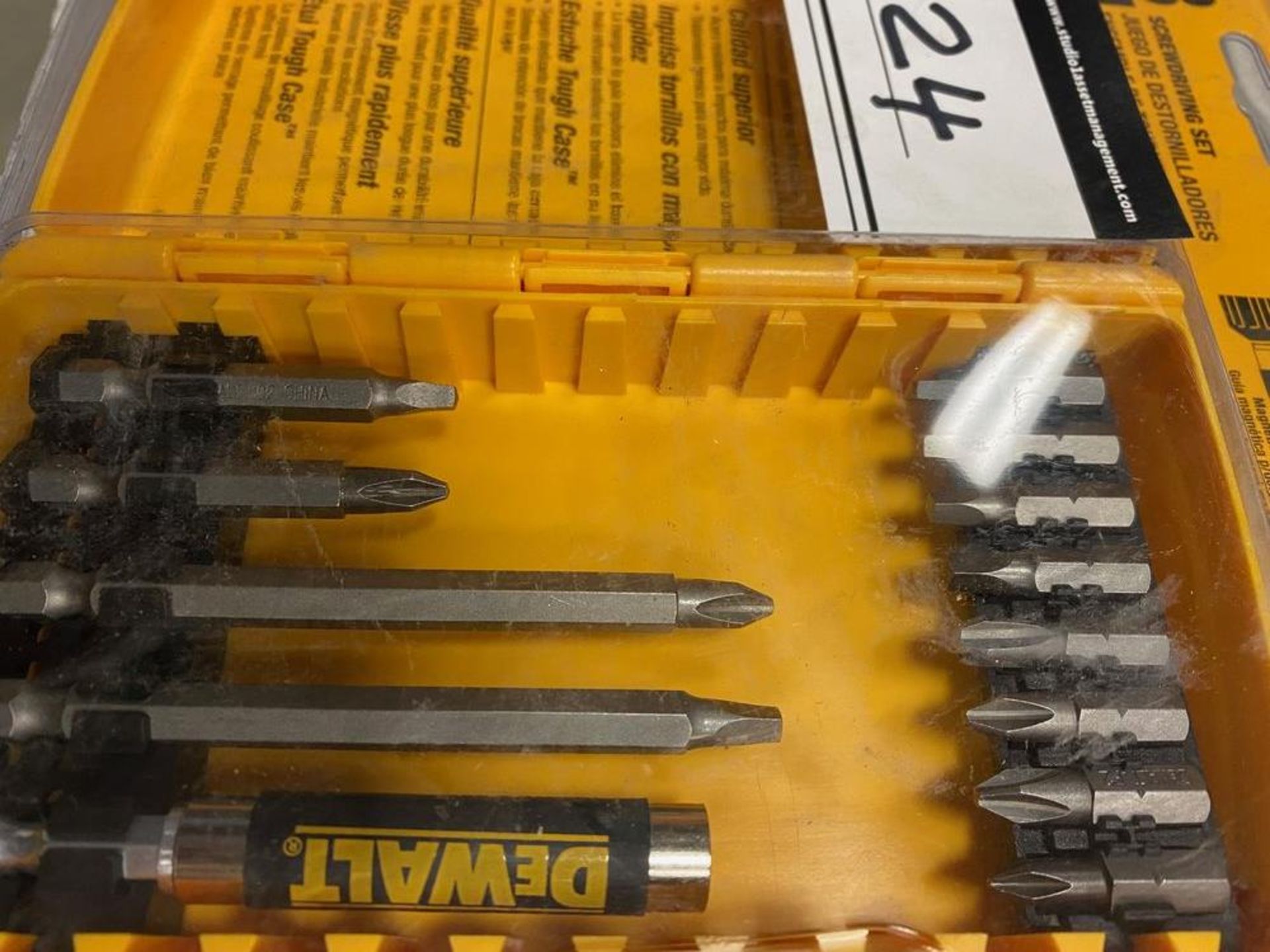 DEWALT SCREW DRIVING SET - Image 3 of 3