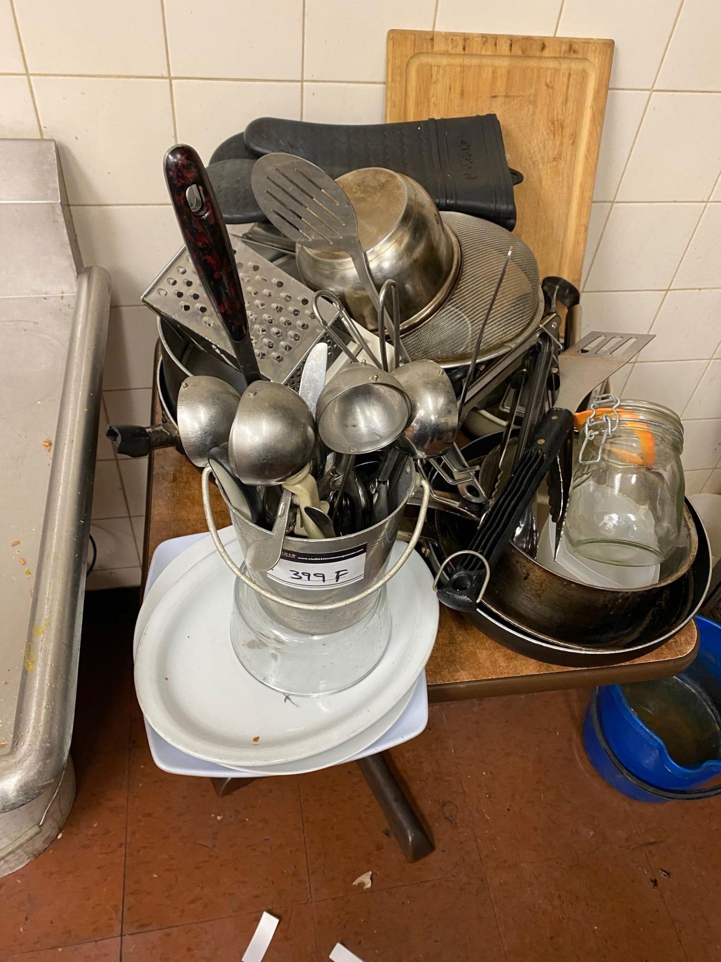 Value lot - pots, pans and laddles - Image 2 of 4