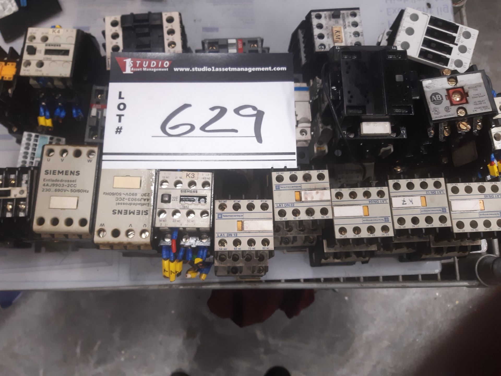 Lot of electrical contactor