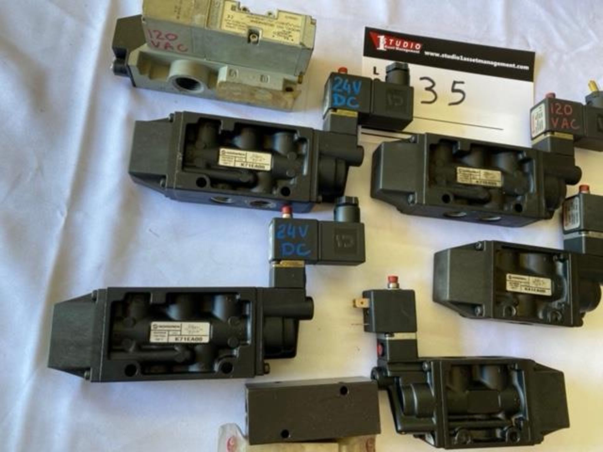 LOT OF ASSORTED 120V AND 24V AIR SOLENOIDS - Image 5 of 7