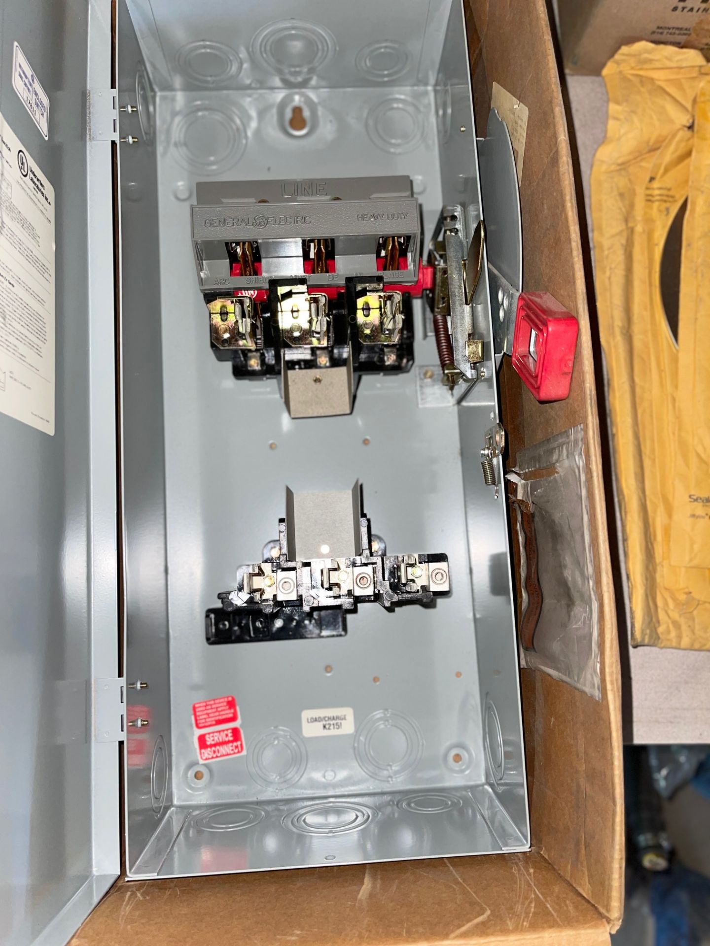 GE 100 AMP FUSE DISCONNECT, 23” X 9” X 5” - Image 2 of 4