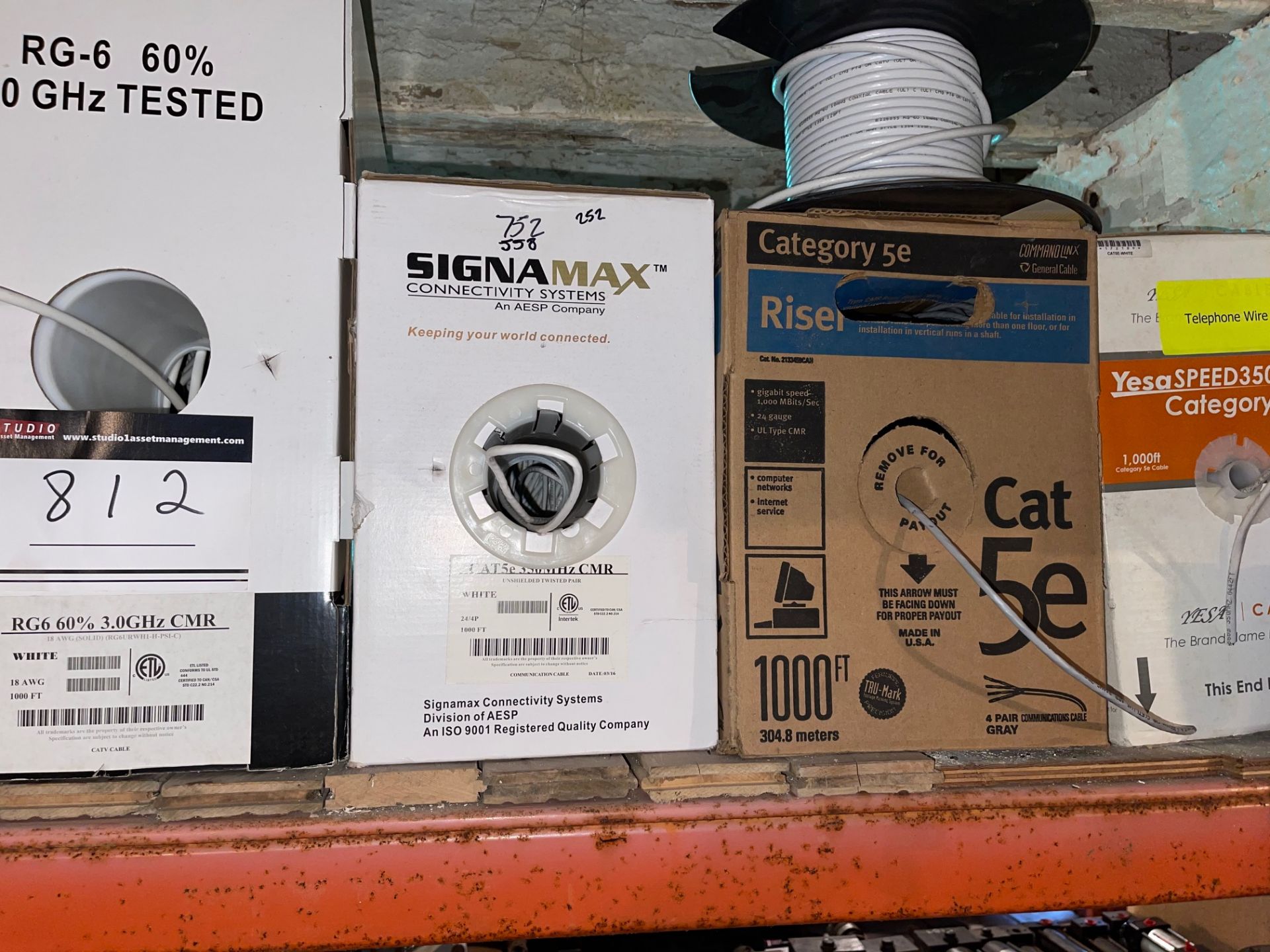 SEVEN PACKAGES OF WIRE, 6ERG6 CAT 5E, 100 FOOT NETWORK HOOK UP - Image 3 of 3