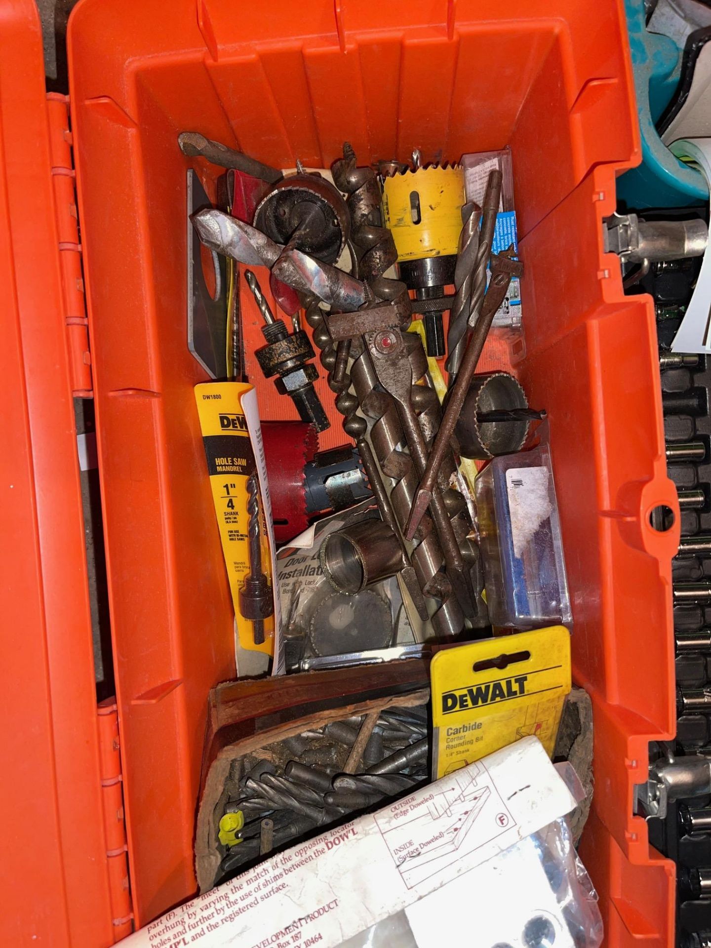 ASSORTMENT OF ELECTRICAL CABLES, HOLESAW‘S MASONARY END SELF DRILLING BITS, DIE GRINDER, TORQUE - Image 4 of 5