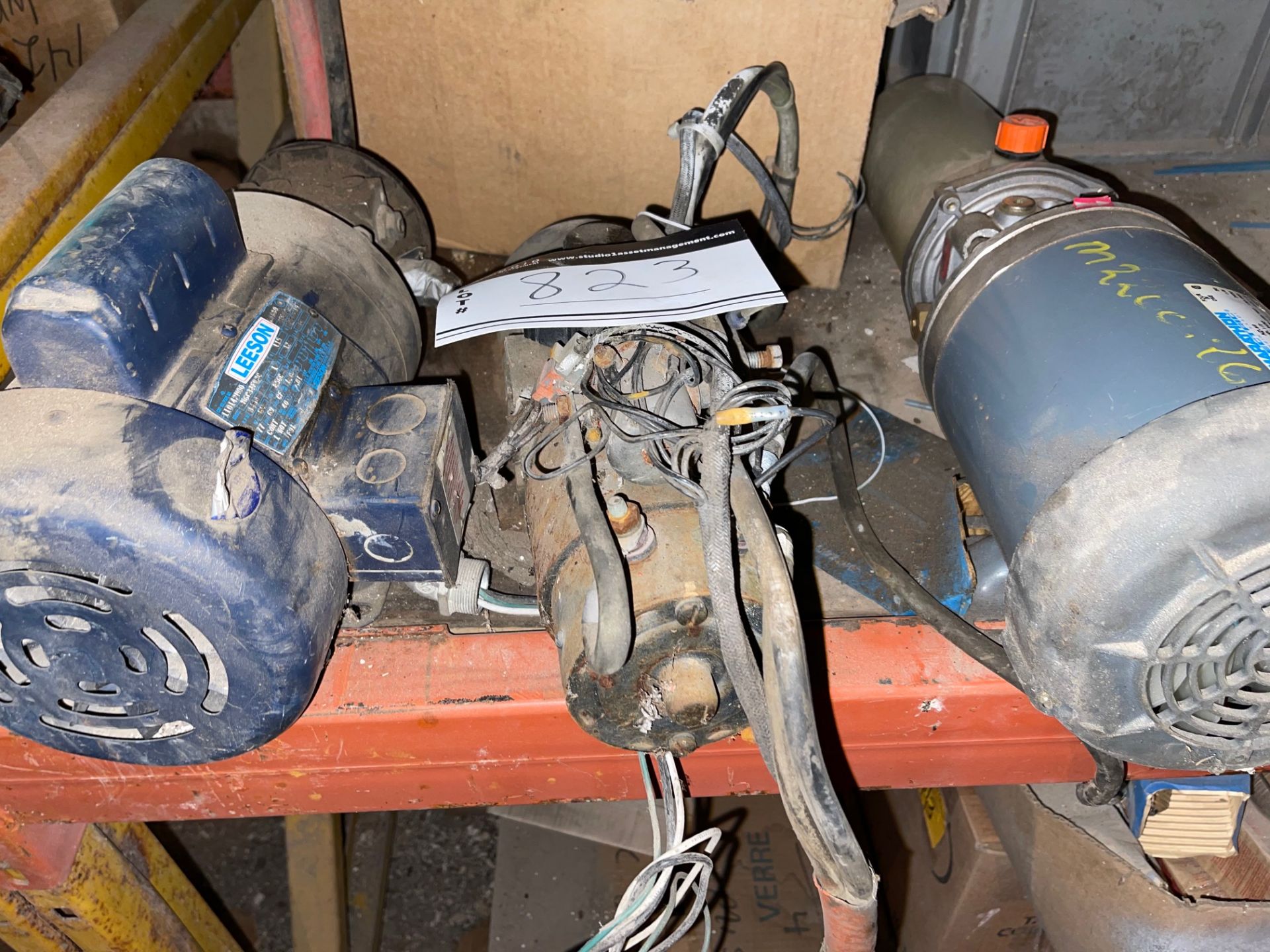 115208/230 VOLT HYDRAULIC PUMPS, ONE MISSING HOUSING AND 1 DC STYLE HYDRAULIC PUMP 12 OR 24 VOLTS