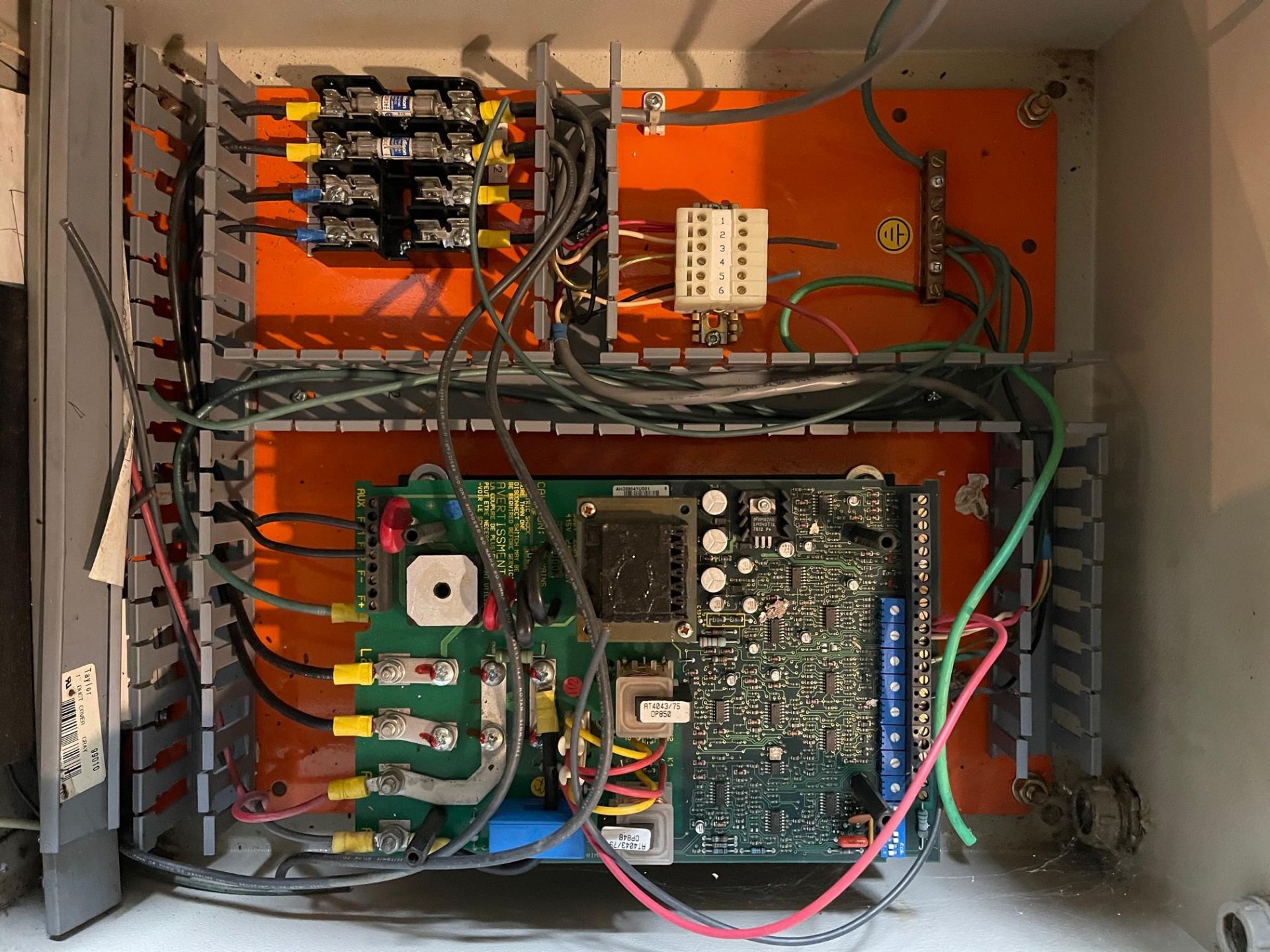 LOT OF TWO USED PANELS WITH VARIABLE SPEED CONTROLLERS, ONE IS FROM A SHRINK WRAPPER, OTHER IS - Image 5 of 10