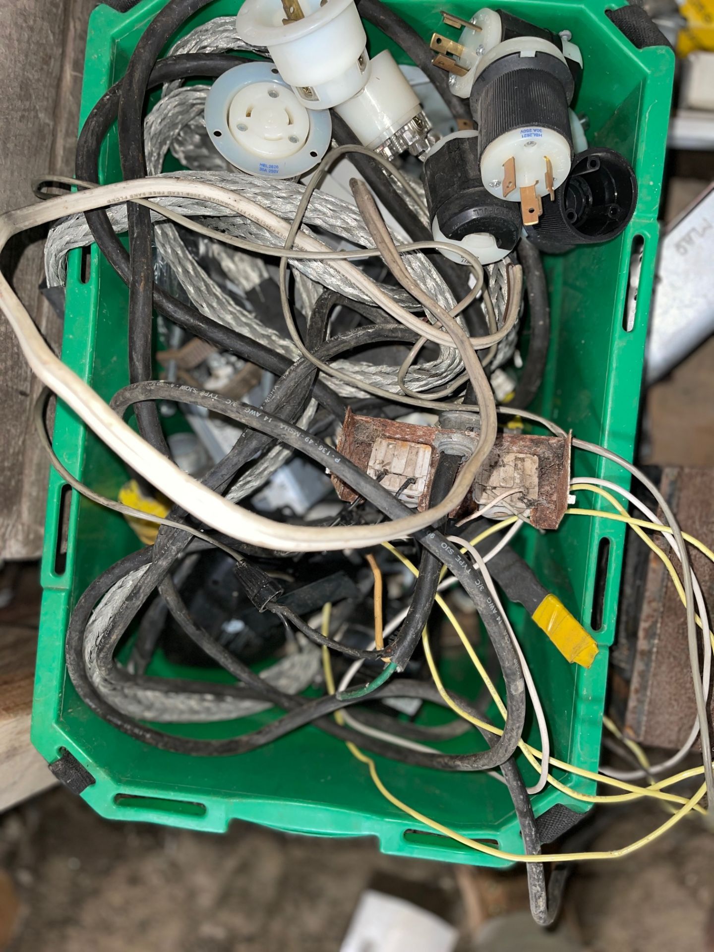LOT OF ASSORTED PLUGS, FUSES, 20 AMP DOWN, THREE TIMES TRANSFORMER 1000 TV DOWN, TWO TIMES - Image 2 of 4