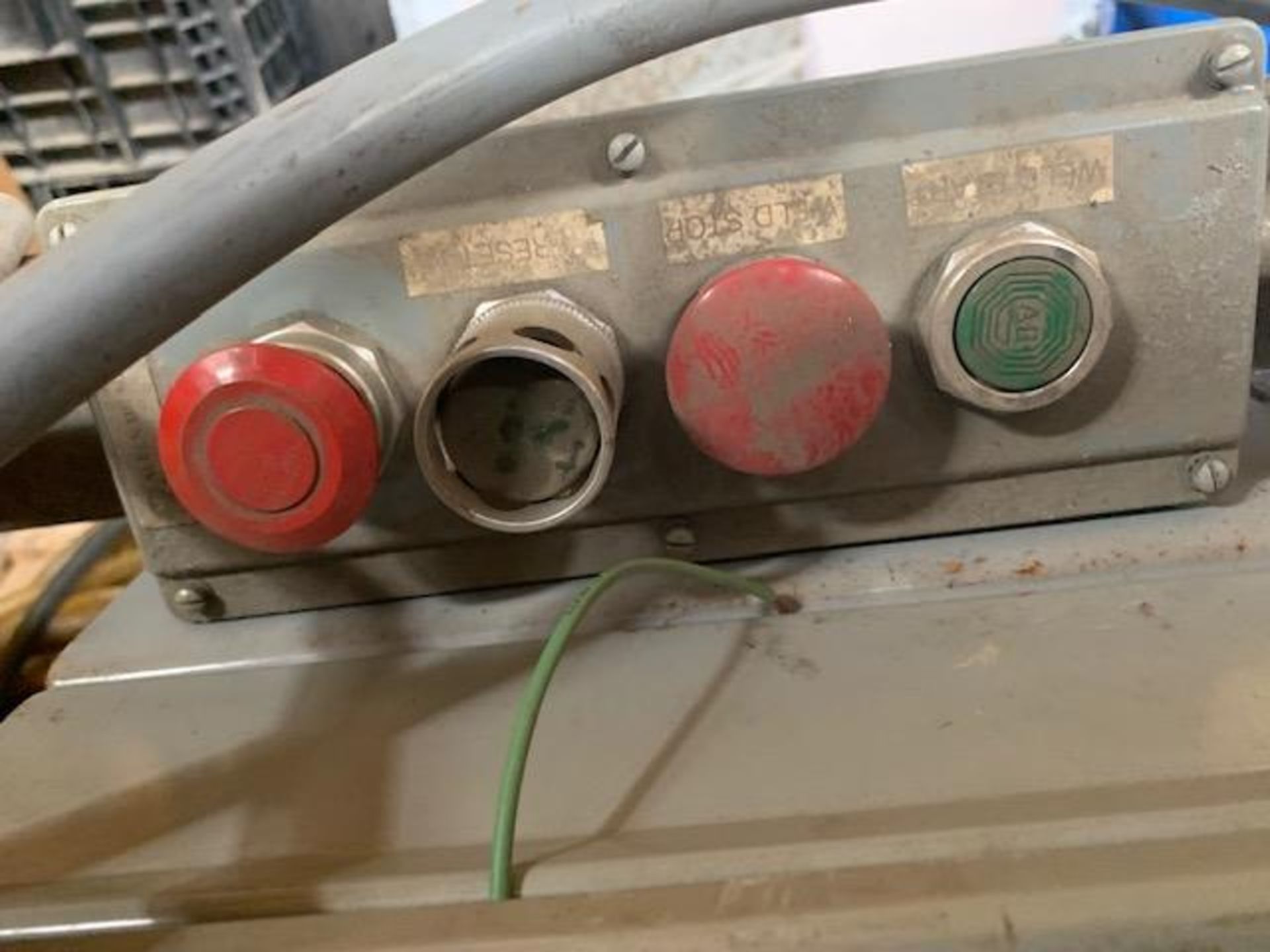 2 X PALM BUTTON STATIONS, APPROX 12 ASSORTED AIRLINES GOINS, RIGGING FEE $20.00 - Image 4 of 4