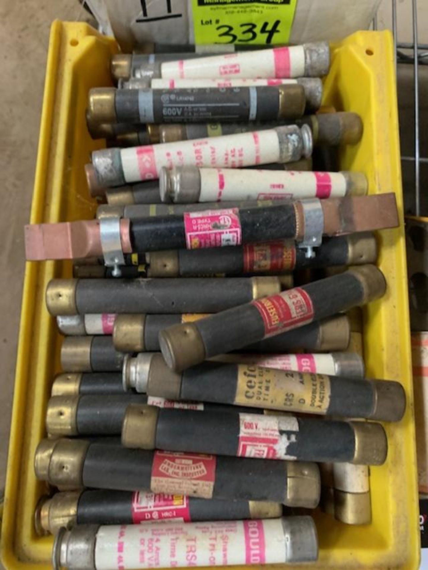 LOT OF ASSORTED FUSES, DUAL-ELEMENT FUSE, FRS 4 ½, 600 VOLTS, SHAWMUT TRI-ONIC, TRS4R, 4 AMPS 600 - Image 2 of 3