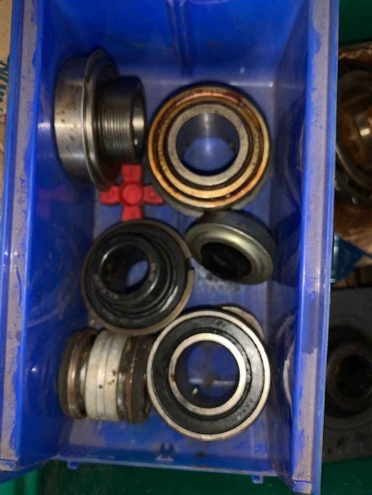 LOT OF ASSORTED BEARINGS, SEAL MASTER F-509, DODGE , NACHI BEARING UNIT, RIGGING FEE $ - Image 3 of 3