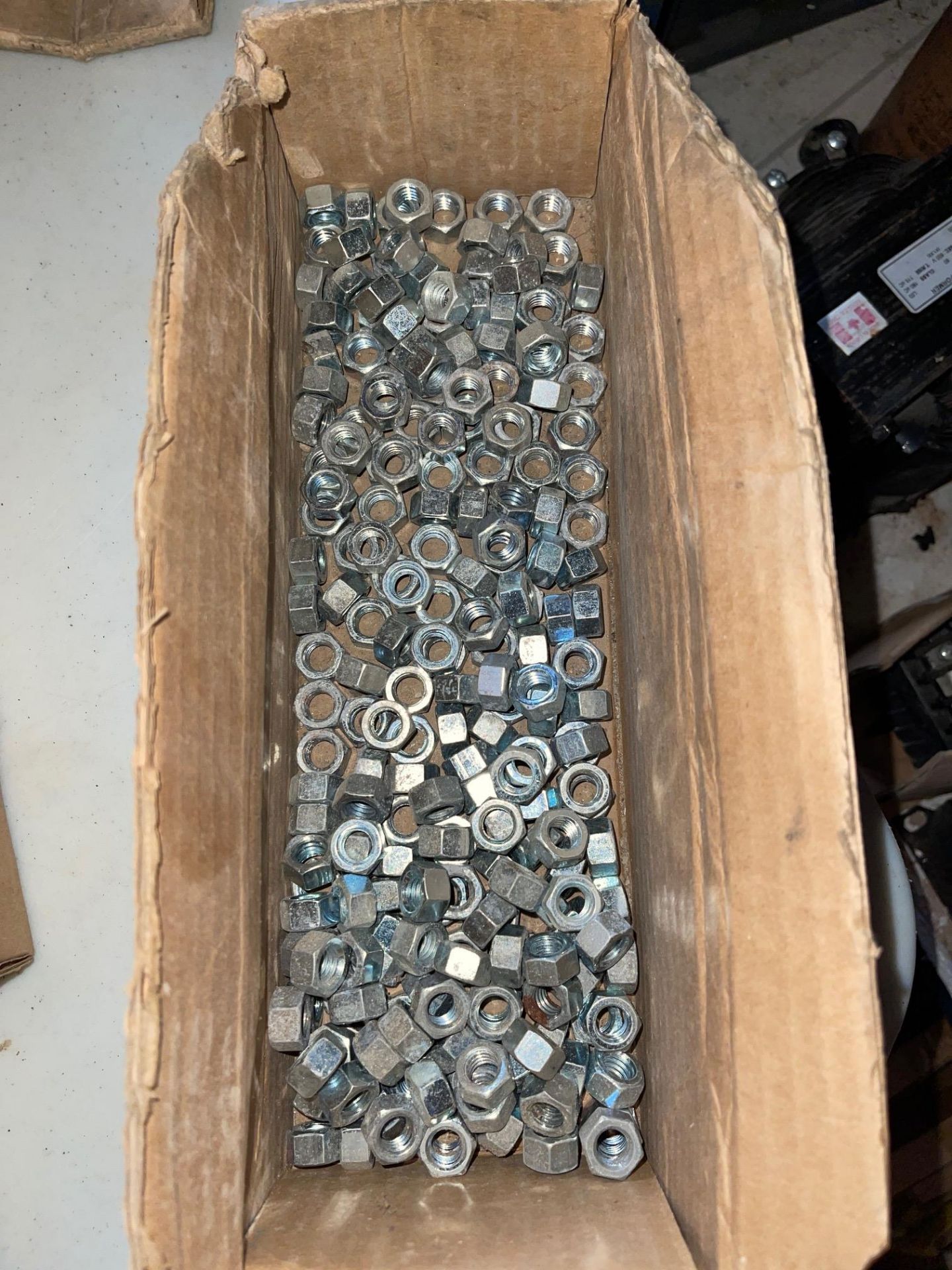 LOT OF A WIDE VARIETY OF NUTS, RANGE 1/4” - 1 “, RIGGING FEE $25.00 - Image 4 of 12