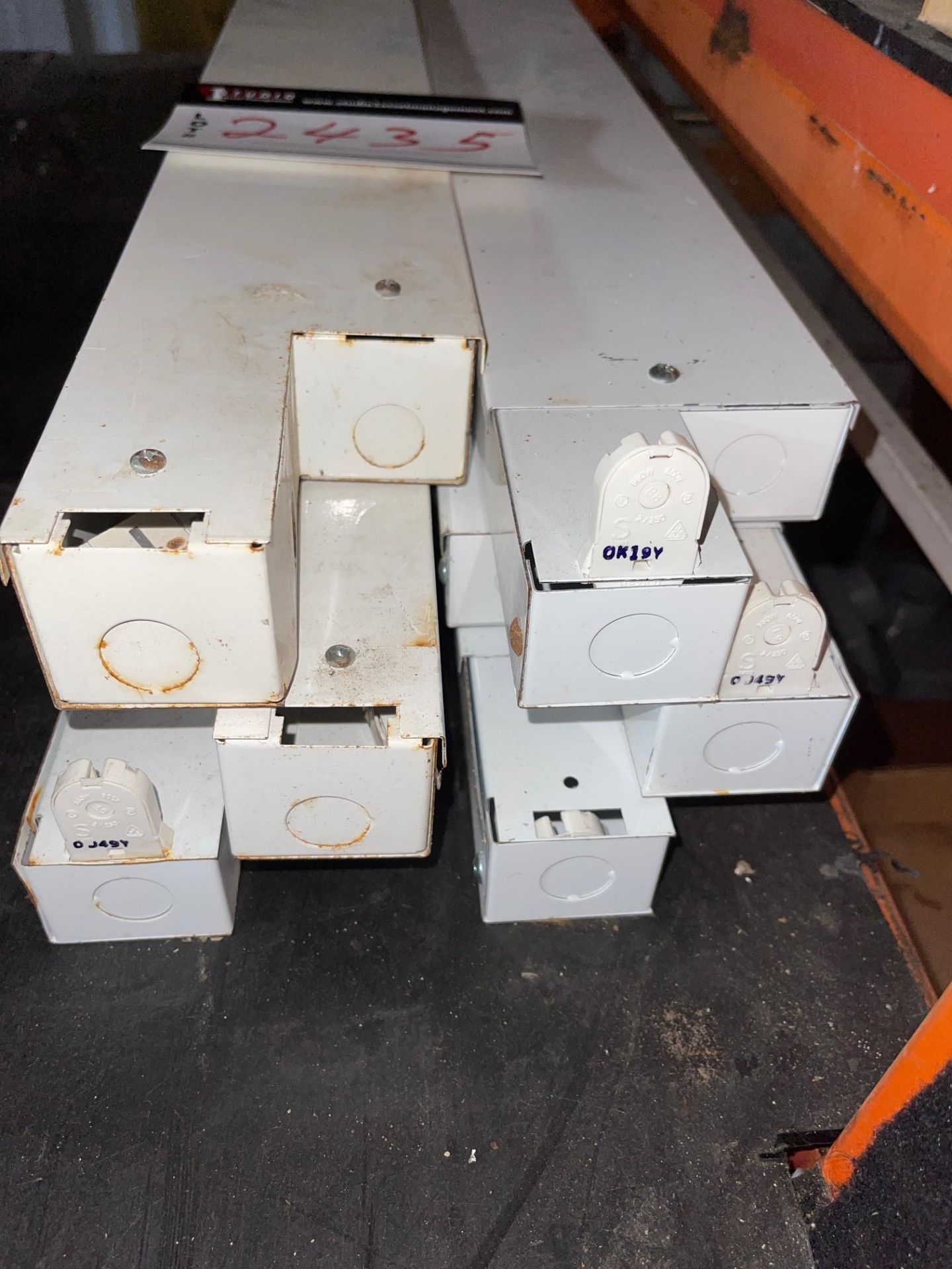 LOT/ PEERLESS SINGLE BULB FLUORESCENT FIXTURES, 110 V, (6) - Image 2 of 2