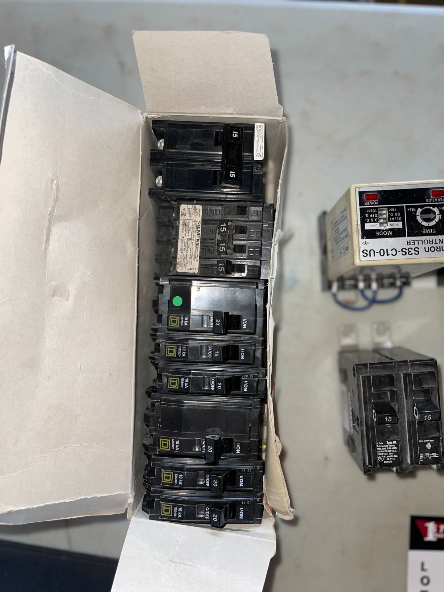 LOT/ OMRON AND CONTROLS, PN-SC3-C10-US, 120/240 INPUT, 5 AMP OUTPUT, CHROMALOX THERMOSTAT, SQUARE - Image 3 of 3