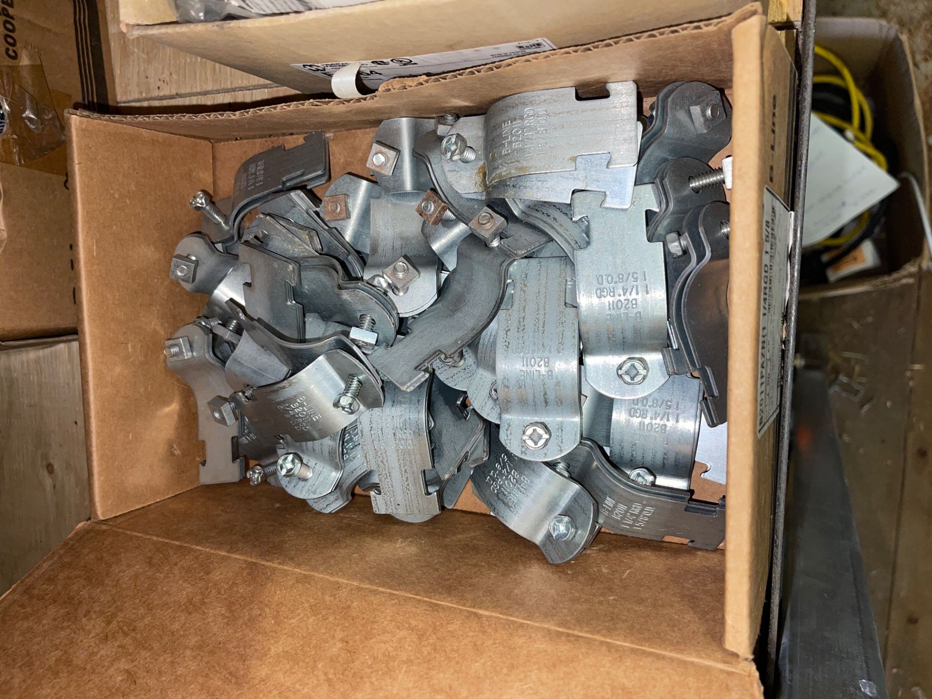 LOT/ ALLEN BRADLEY LIMIT SWITCHES, 802T-H (5), B LINE 1-1/4/1-5/8”, RIGID UNISTRUT CLAMPS, SWITCH - Image 6 of 6