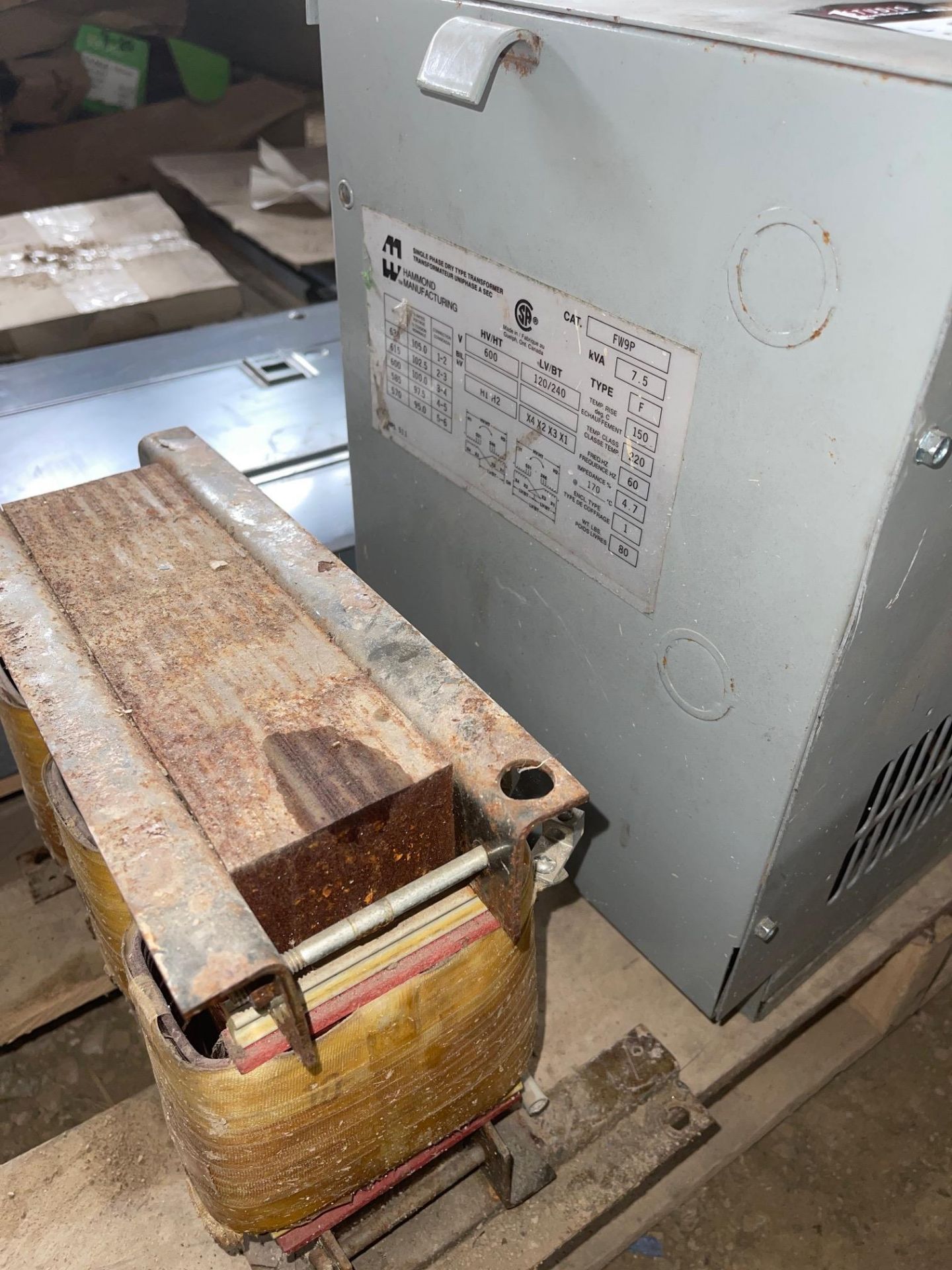 HAMMOND TRANSFORMER, 600 V TO 120/24, 7.5 KVA, 80 POUNDS, USED OUT OF CASE AND JUNCTION BOX, RIGGING - Image 3 of 4