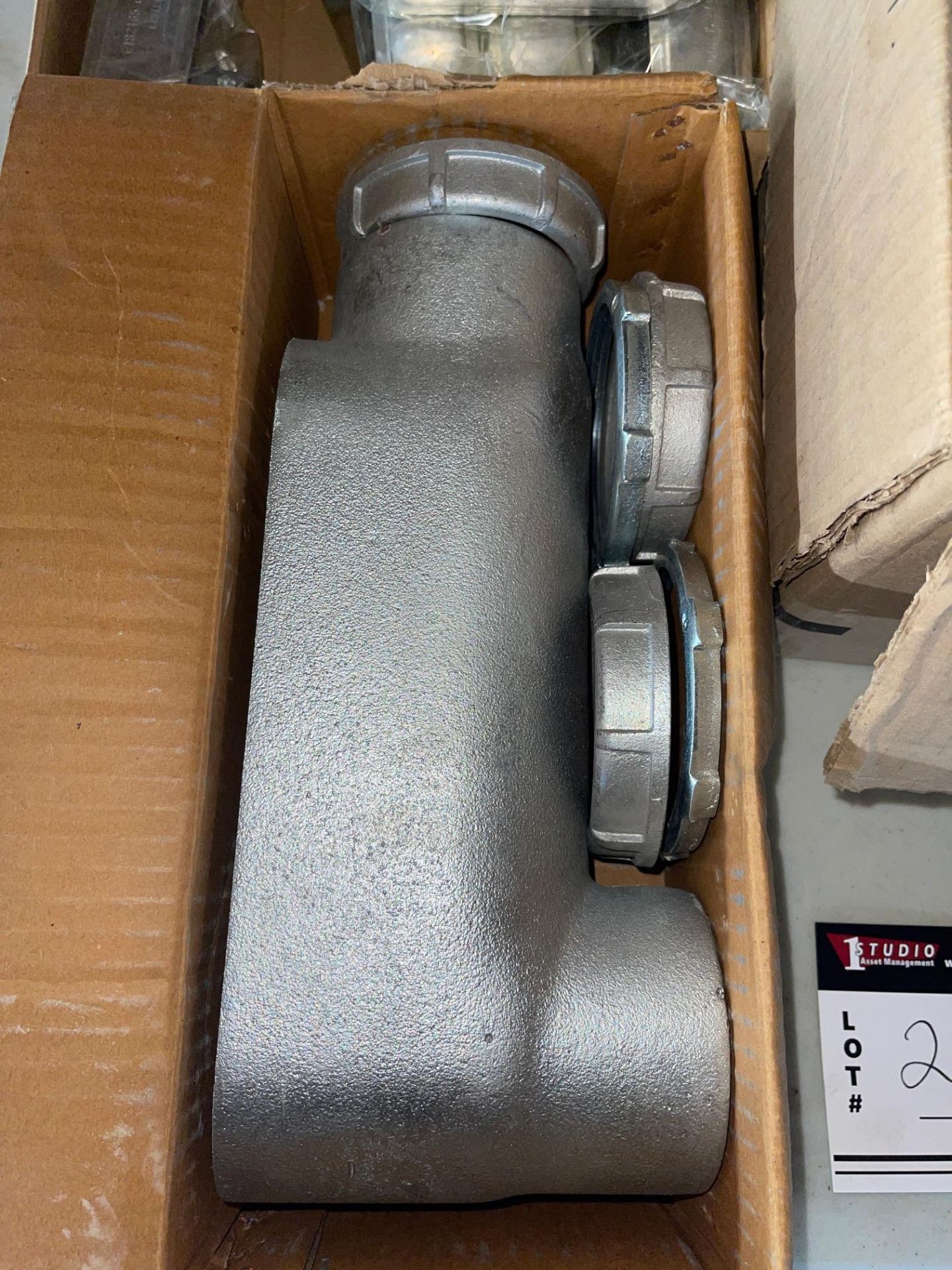 LOT/2” ALUMINUM ELECTRICAL LB‘S AND T-JUNCTION (3), 1” LB (6), 3” EATON STEEL LB - Image 4 of 5