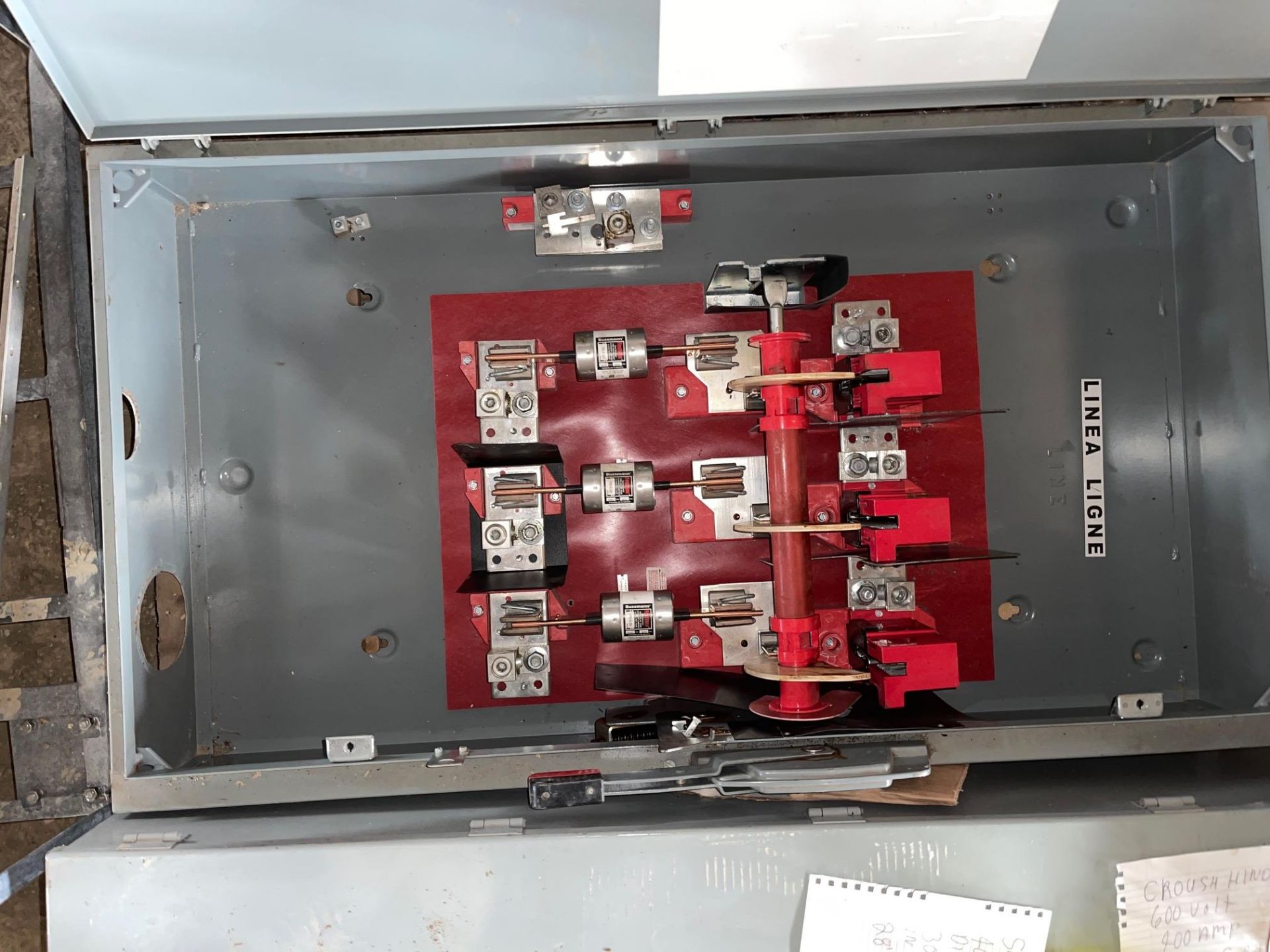 SQUARE D 600 V, 400 AMP FUSED DISCONNECT, HAS 300 AMP FIUSETRONS, 28 X 50 X 12” DEEP - Image 2 of 4