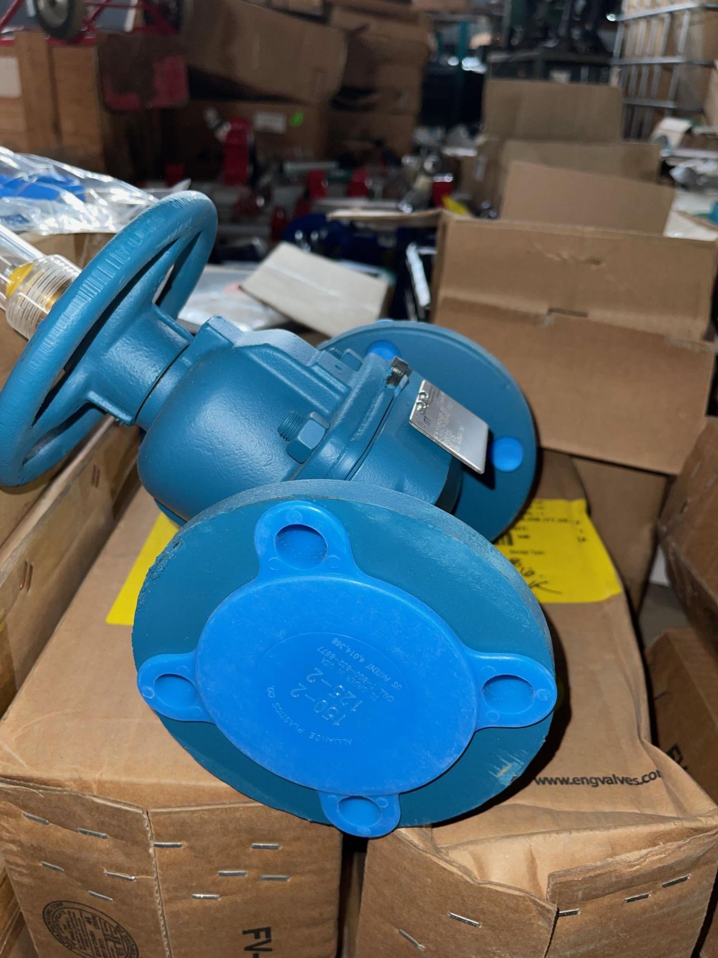 LOT/(6) LUG BUTTERFLY VALVES, WATTS 4" CF8M BUTTERLY VALVES THREADED BODY RESILENT SEATED - Image 3 of 5