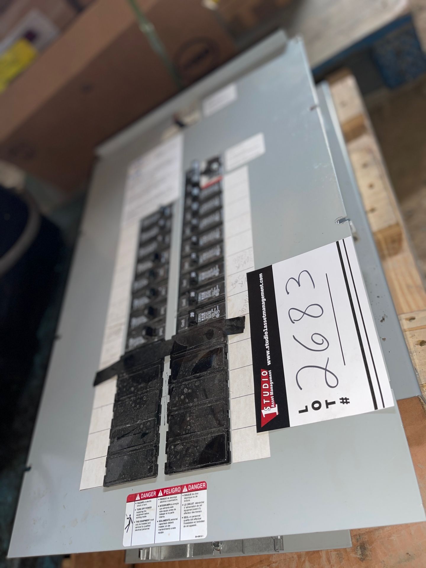 EATO PANEL 100 AMP MAIN INSERT, PN—P25101 26 CURCUITS, HAS 125 AMP SECONDARY MAIN, 16 X 20 AMP - Image 3 of 4