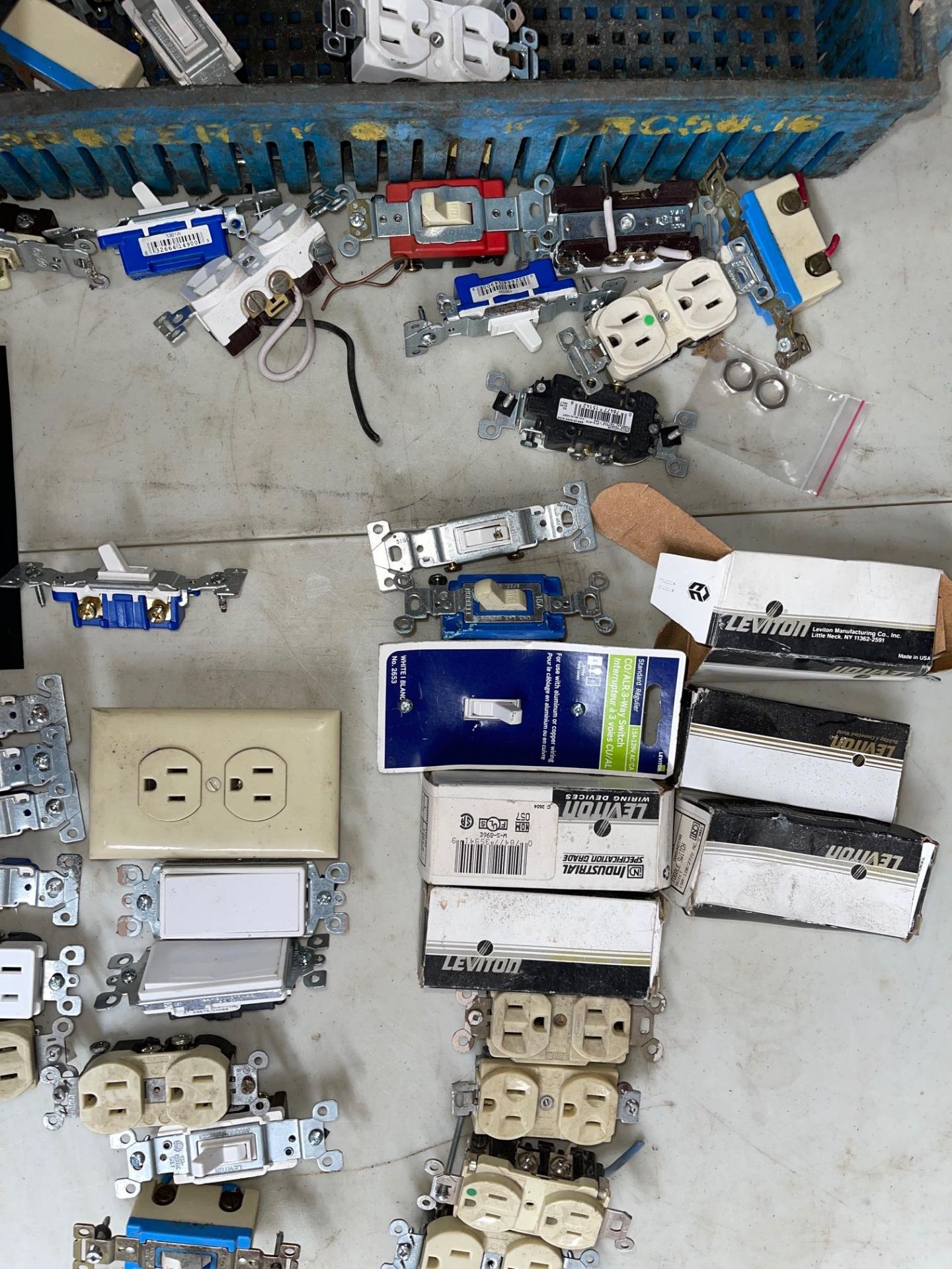 LOT/ASSORTED PLUGS, LIGHT SWITCHES, 3 WAY SWITCHES - Image 3 of 3