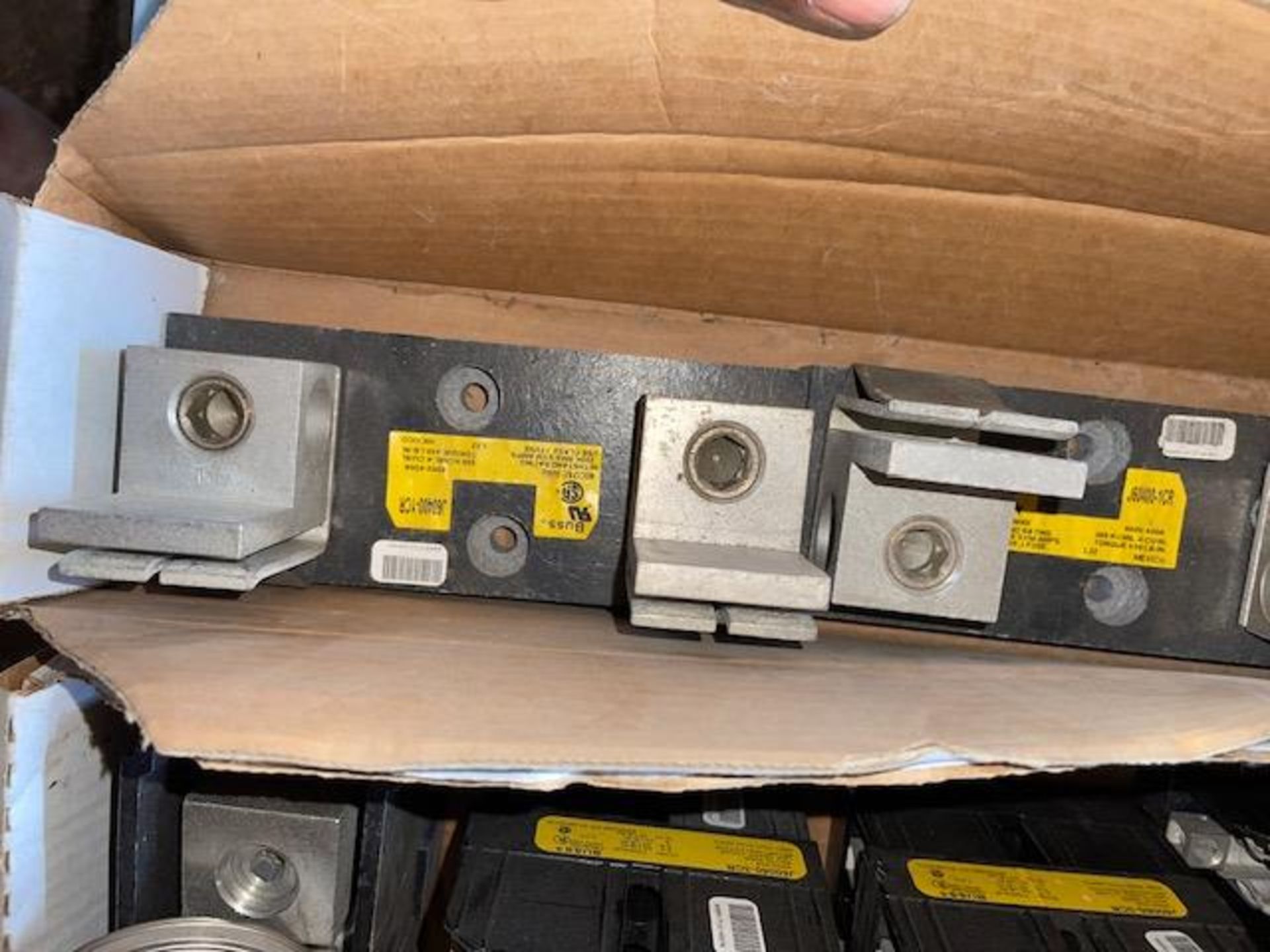 LOT/ FUSE BLOCK SPLITTERS, 200 AMP, 60 AMP (13 PCS) - Image 3 of 4