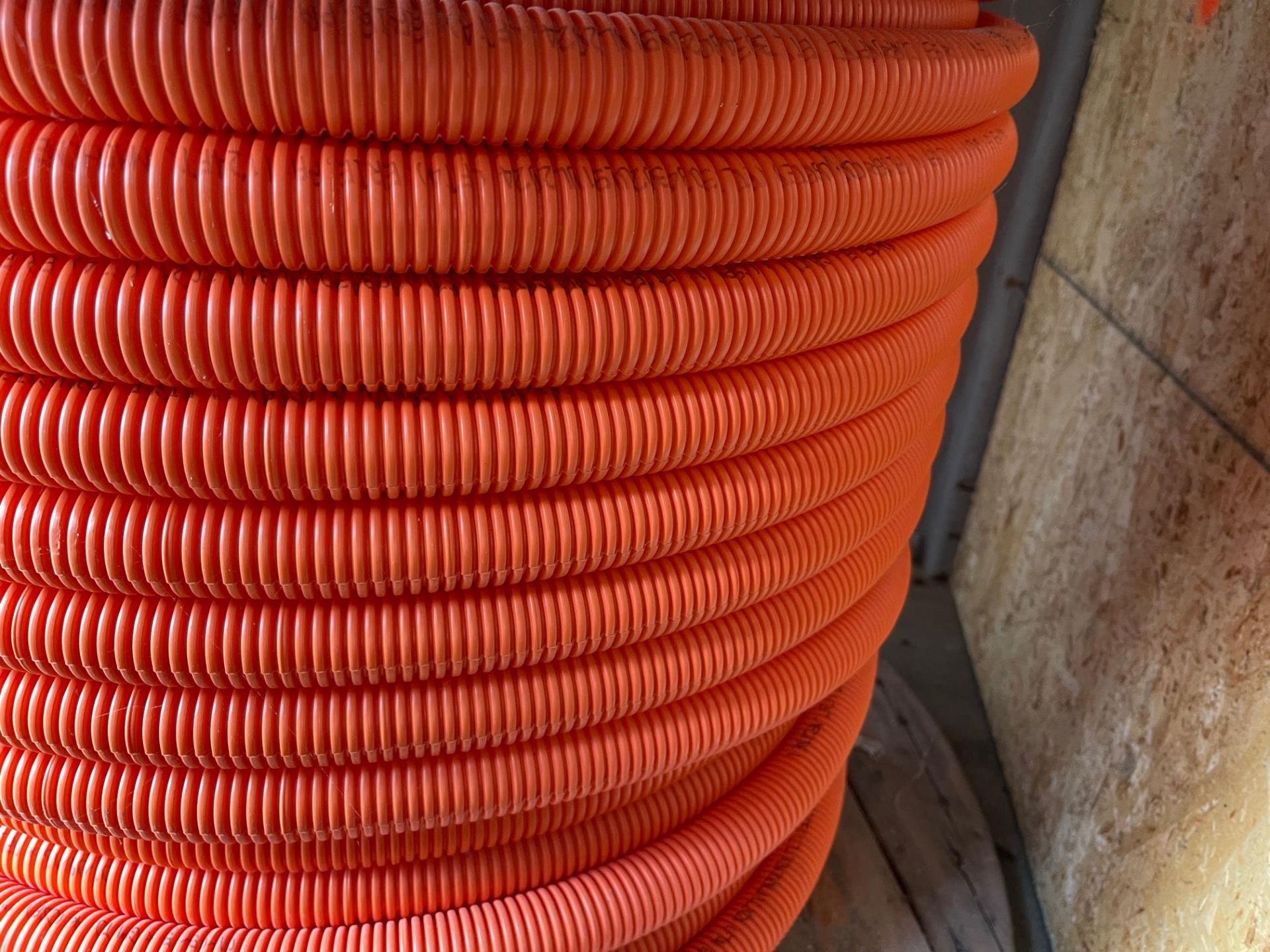 LOT/ CORRUGATED ORANGE PLASTIC TUBING, PLASTIC 1” ID, APPROX 500 FEET - Image 3 of 3