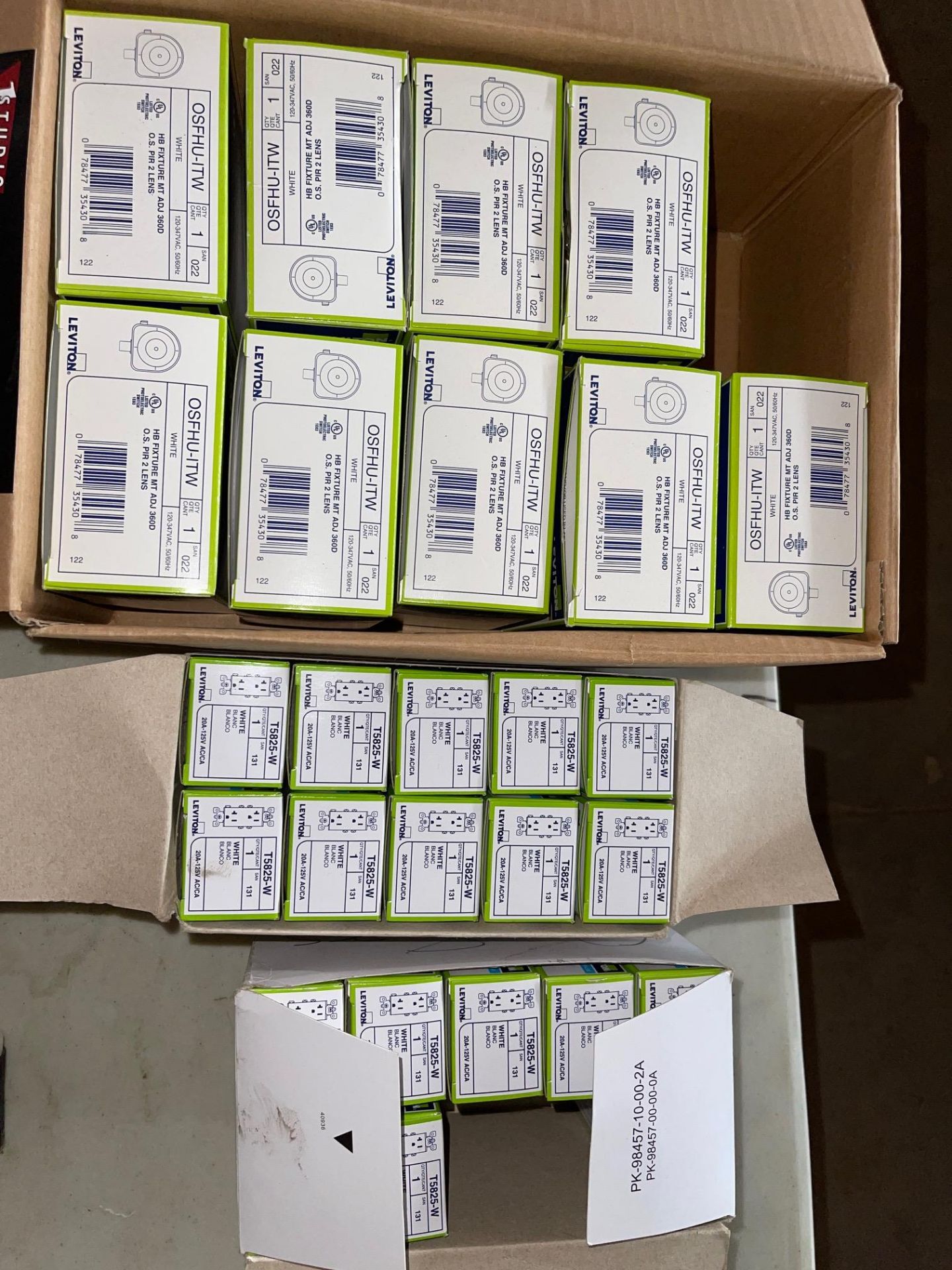 LOT/ LEVITON, HIGH BAY PASSIVE INFRARED OCCUPANCY SENSOR OSFHU-1TW, ELECTRICAL CONNECTERS, TS829-W