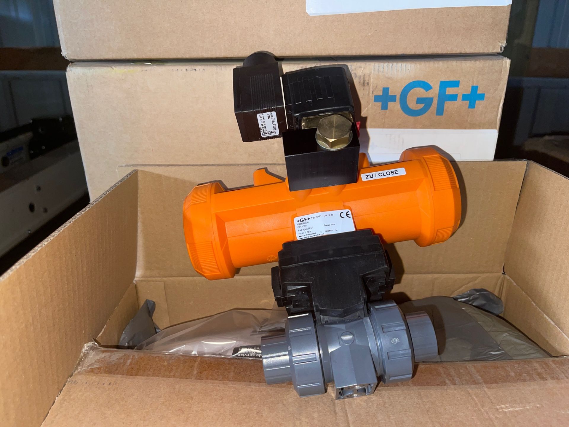 LOT/ (14) ½” PVC, AIR ACTIVATED, 115 V BALL VALVES, BURKERT SOLENOID, GEORGE FISHER