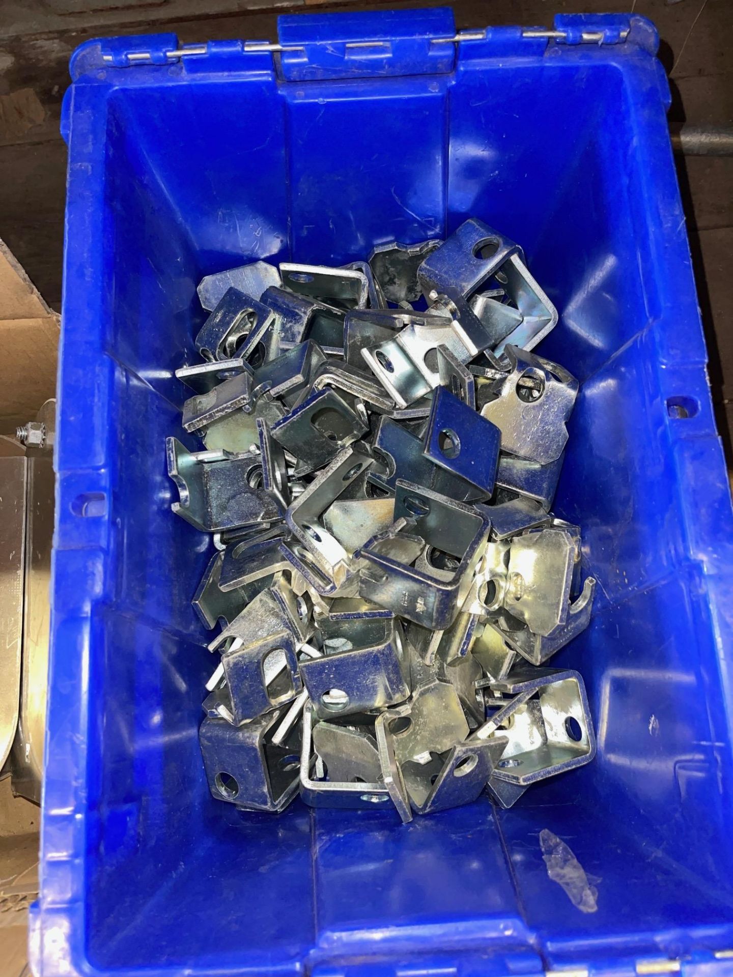 LOT/ EMT 1 1/4 CLAMPS, PLUG BOXES (10) IN WALL PLUG BOXES (10) ½” ALUMINUM FLEX CONNECTORS, 2 ½” EMT - Image 11 of 11