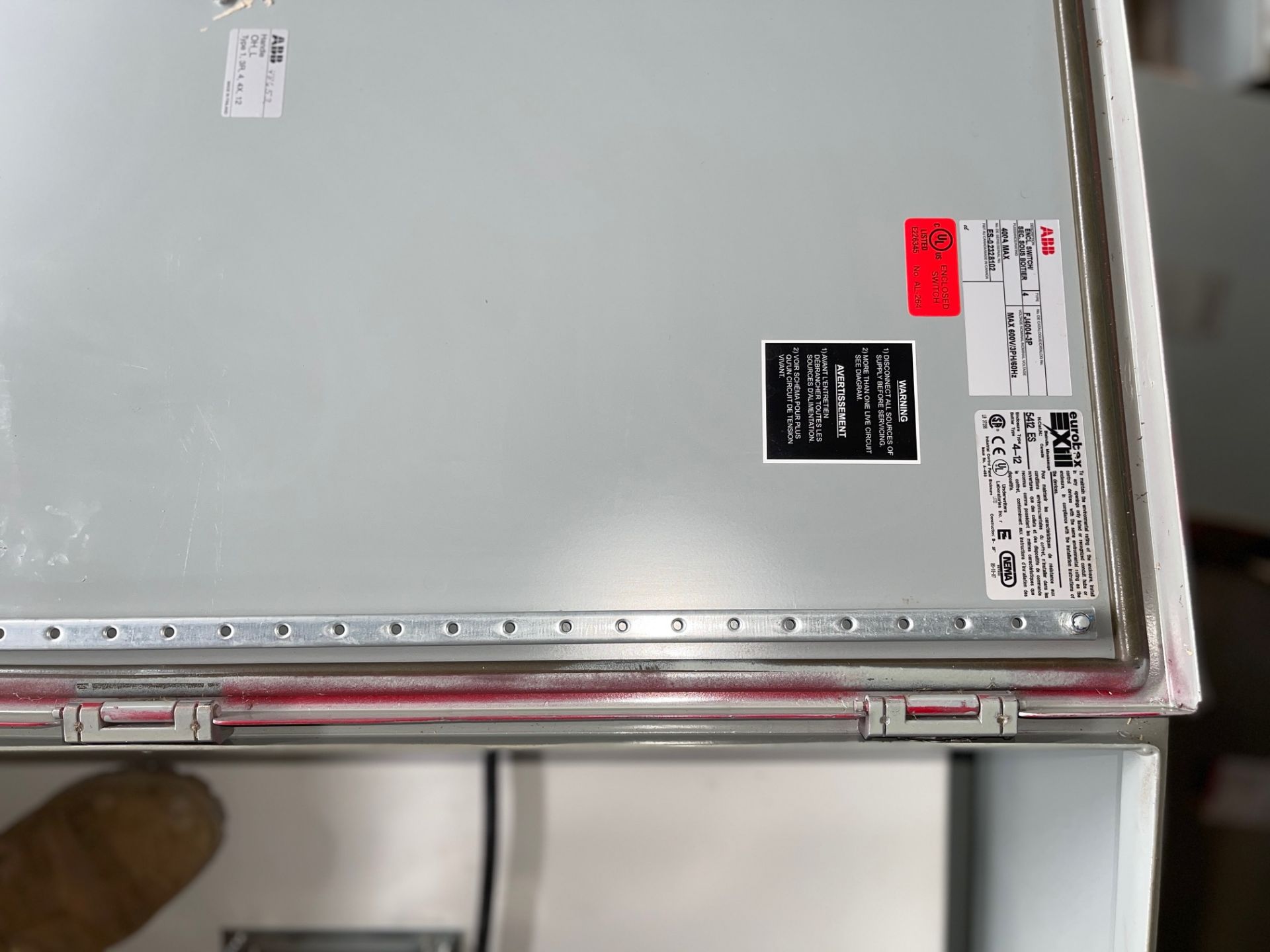 NEW ABB 600 VOLTS, 400 AMP FIUSED DISCONNECT FUSED WITH 400 AMPS FUSE, AMP TRAP, 36”X 24” X 12” - Image 3 of 3