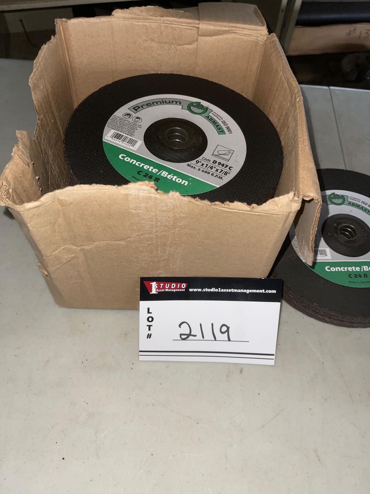 LOT OF PREMIUM ABMAST GRINDING BLADES, CONCRETE 24 C R QTY 10, 9" X 1/4" X 7/8" THREAD