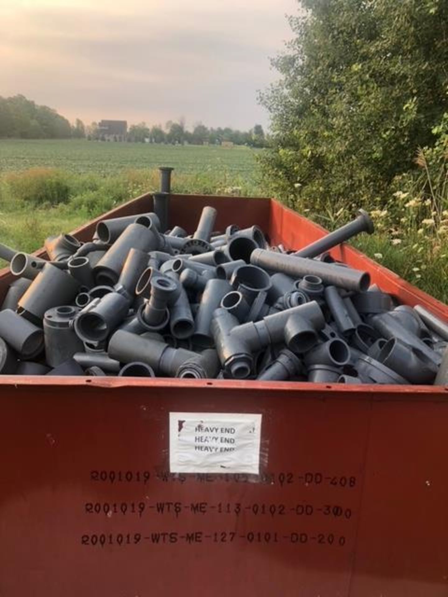 LOT OF STEEL BIN OF PVC CUT OFF AND SCRAP PIPE ALL THE SAME MATERIAL, 36"X90"X25", FULL BIN WILL FIT - Image 8 of 12