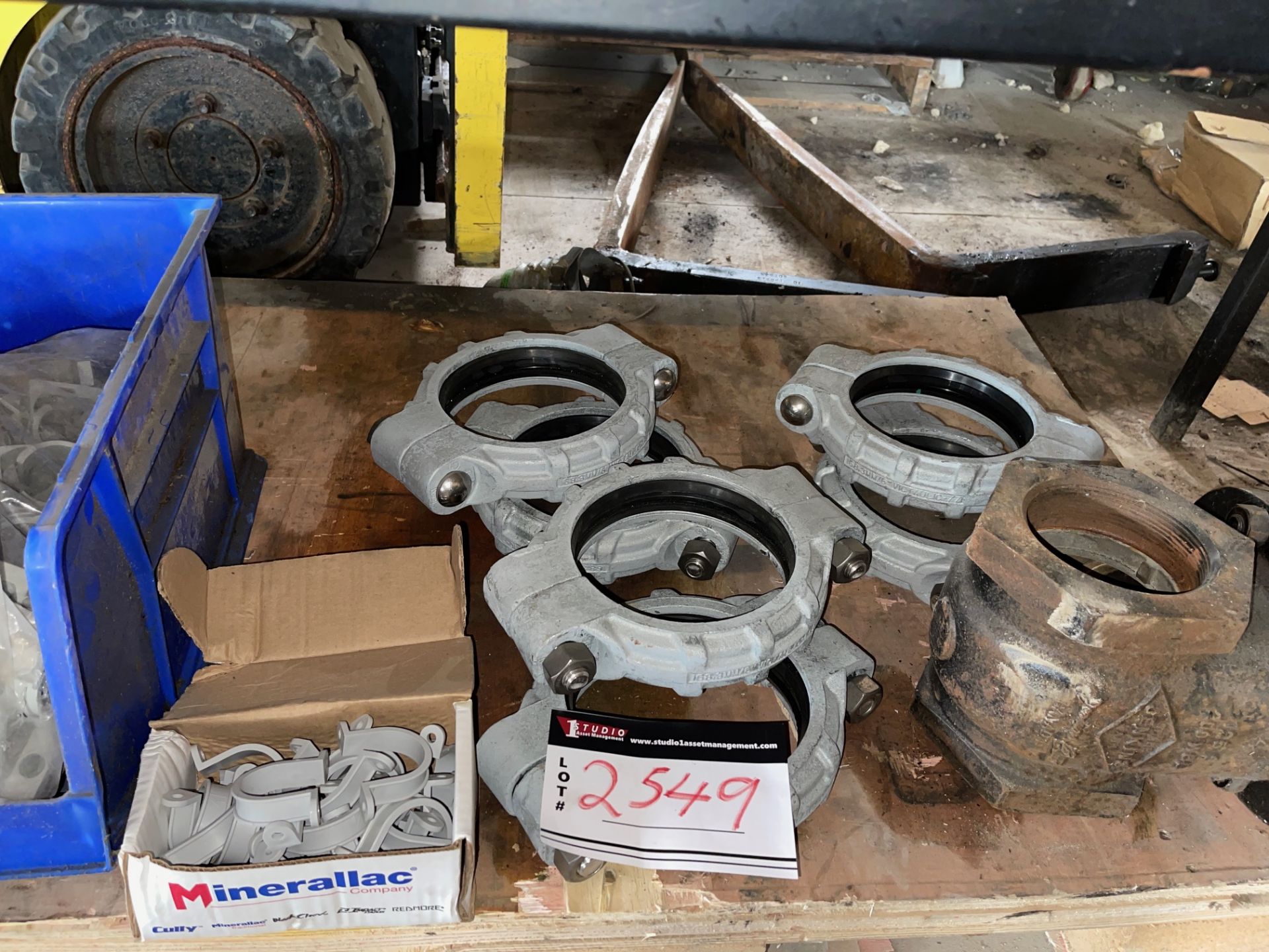6” GALVANIZED VICTAULIC JOINERS WITH SS HARDWARE (6), JENKINS 4” GATE VALVE, 200 PSI WOG, MOD1255,