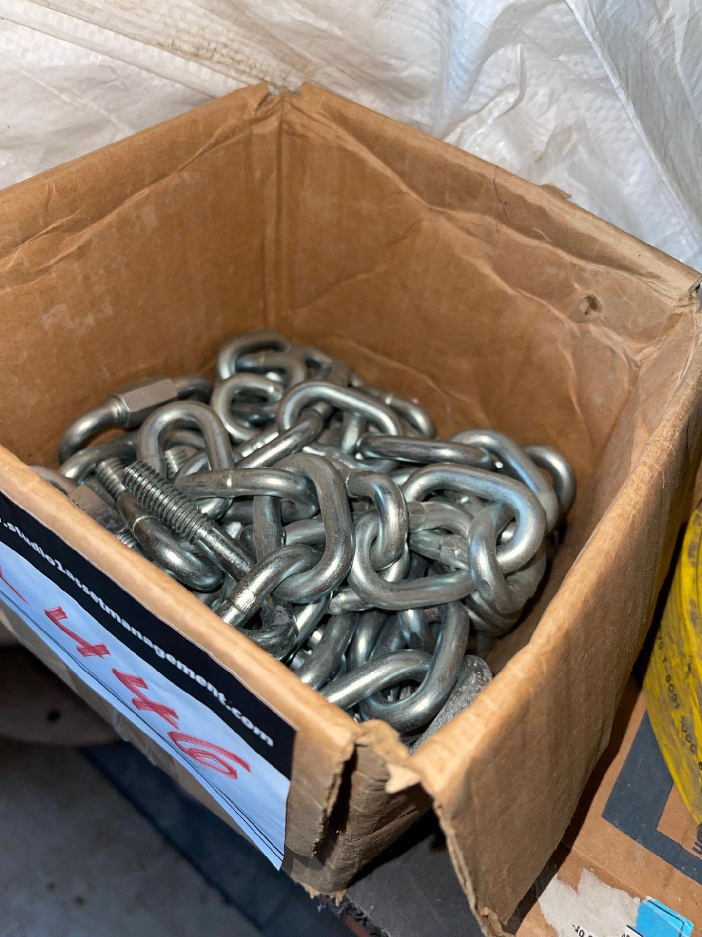 SAFETY CHAINS FOR TRAILER WITH HOOKS AND CLAMPS, U BOLTS