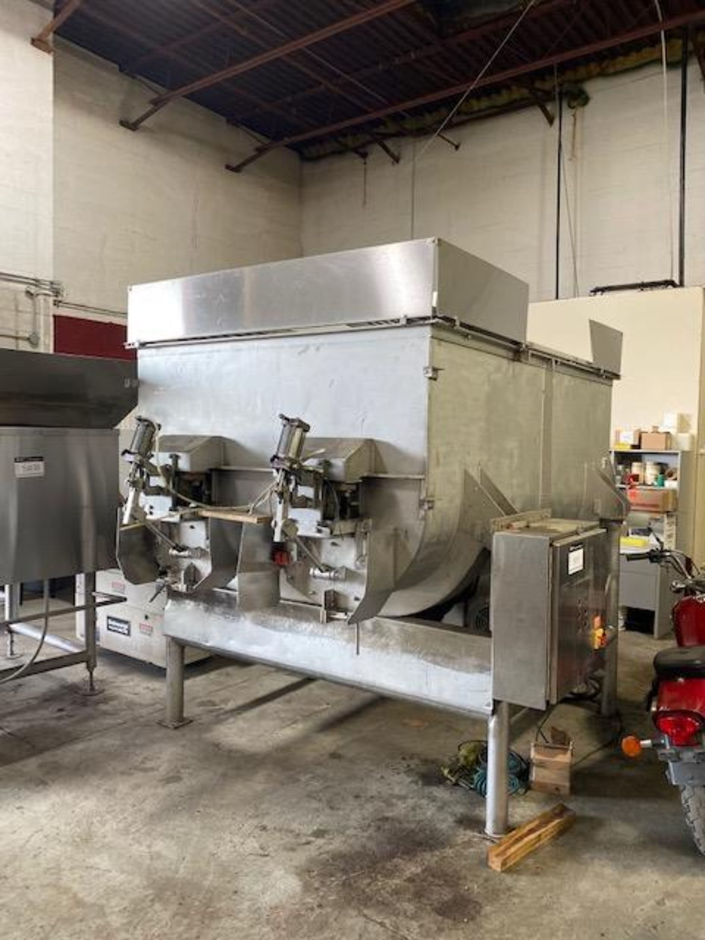 VERY LARGE DOUBLE RIBBON BLENDER, 162 CU FEET, (AS IS WHERE IS) - Image 2 of 12