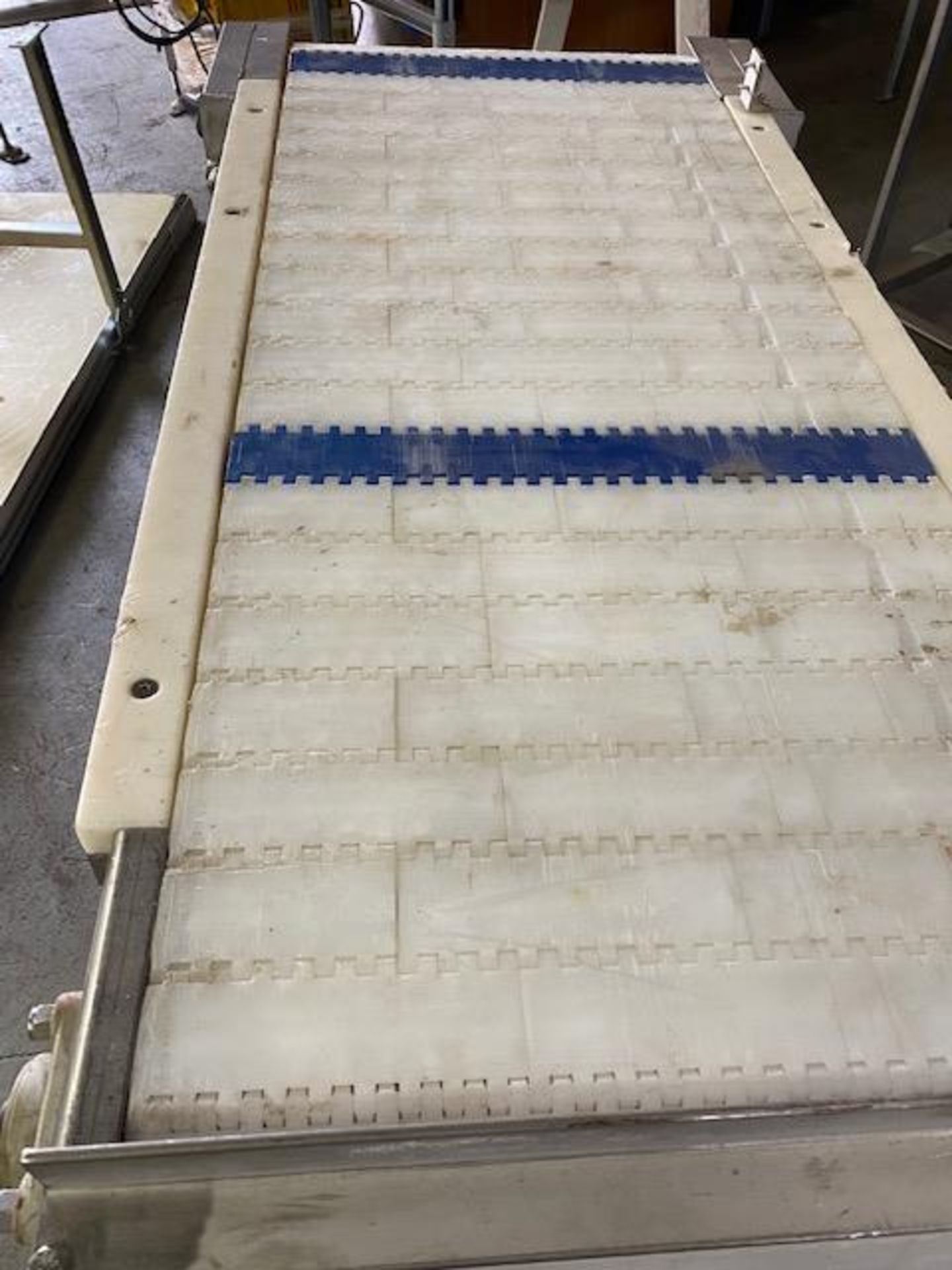 CONVEYOR BELT(WHITE), NEW, SHORT, ELECTRIC - 120V, 4 AMP (4'L X 22"W) - Image 4 of 5