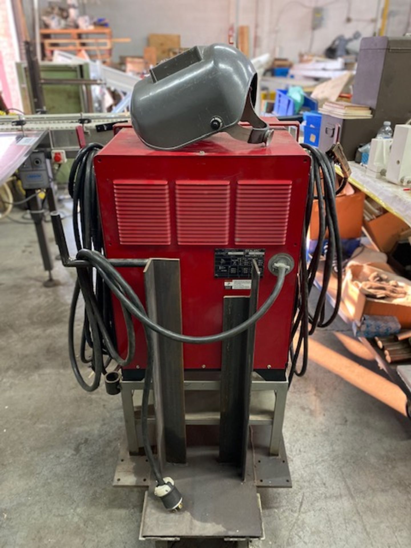 STICK WELDER, LINCOLN ELECTRIC, IDEALARC 250, 40 AMPS, 250V WITH METAL FACE SHIELD - Image 3 of 4