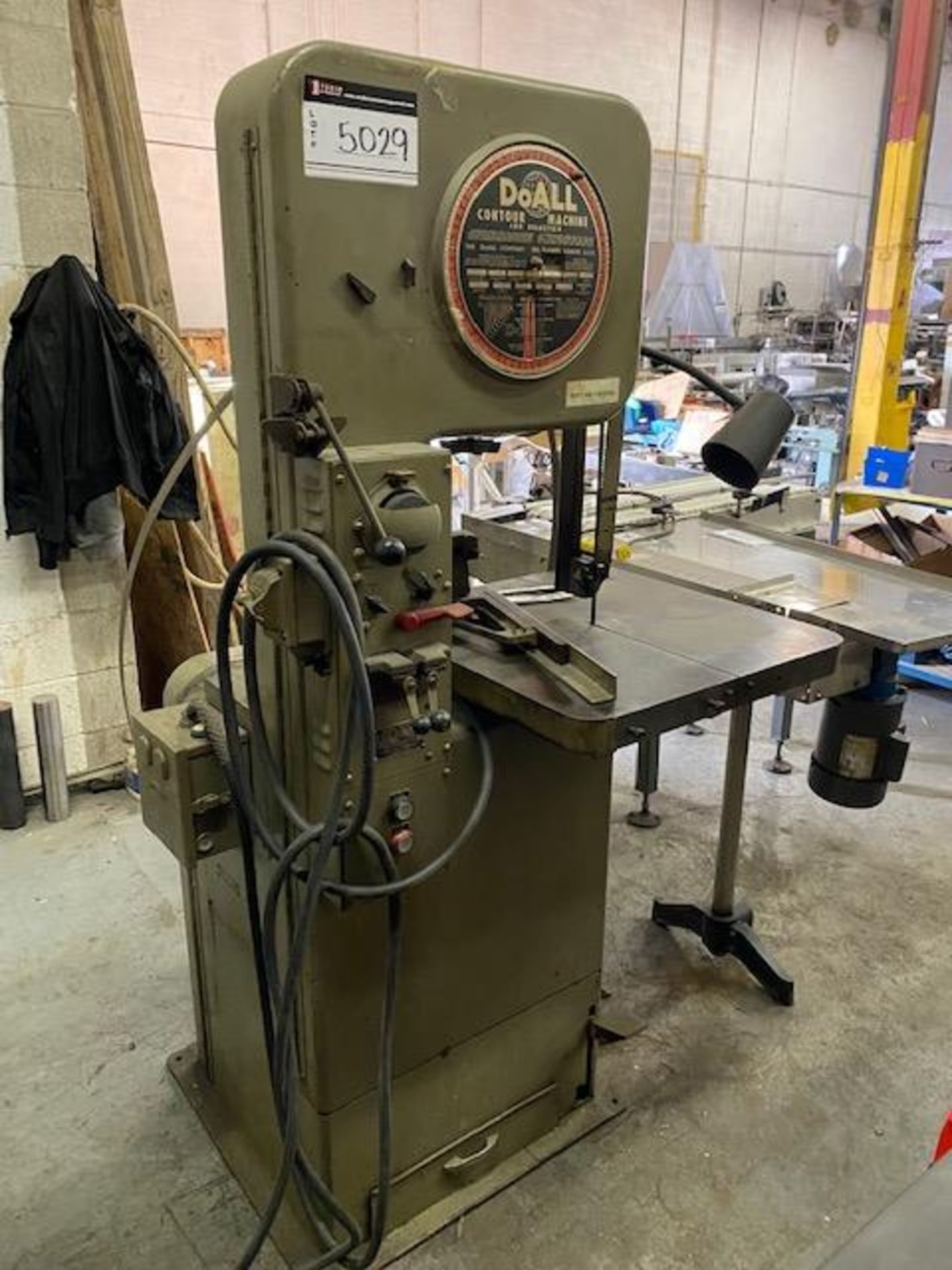 DOALL CONTINENTAL MACHINES INC., VERTICAL BANDSAW, 208V, 3 PHASE, 30 AMPS